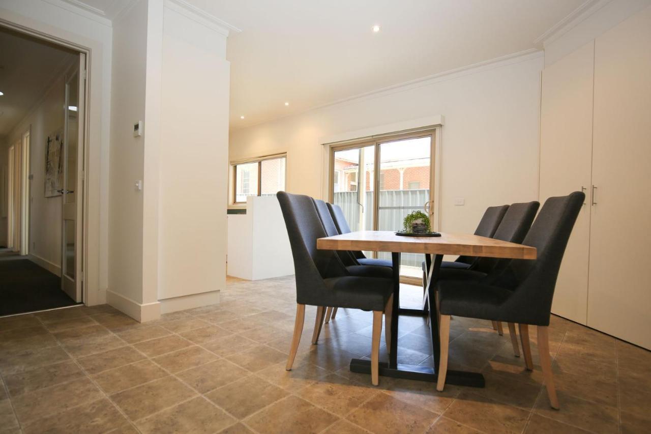 22 Riverside * Bright