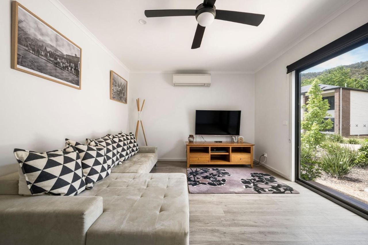 2 Minutes By Bike - On The Rail Trail Holiday home *