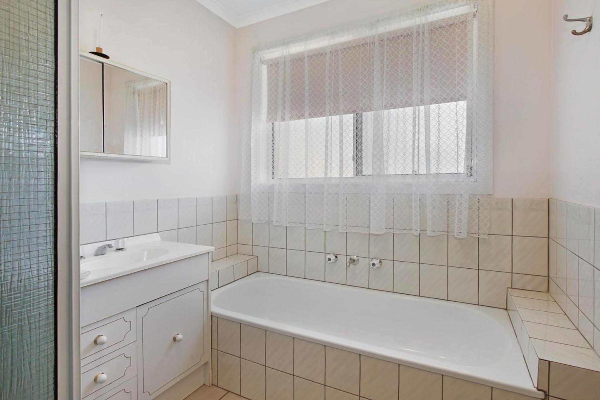 Wood Street - Location! Holiday home Bright