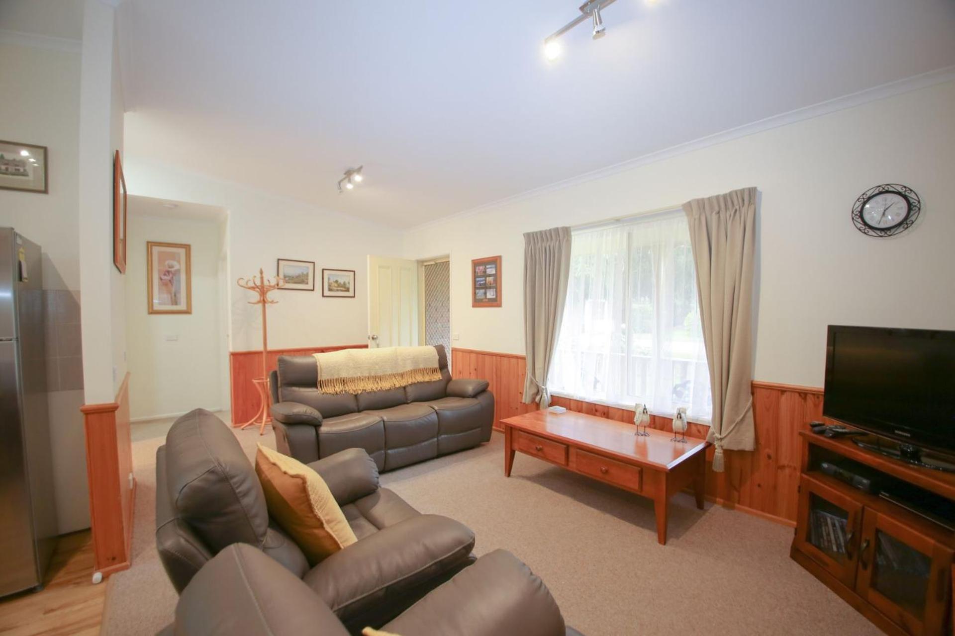 Silver Birches Village - Unit 5 * Bright