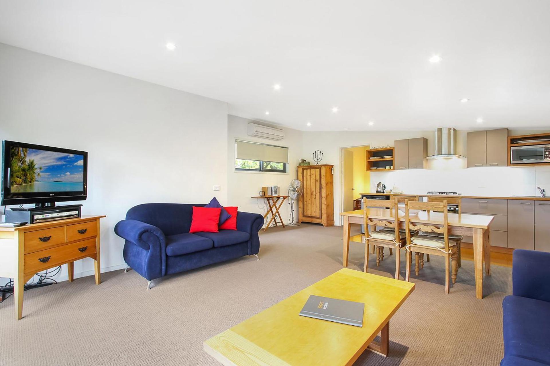 Woodlands Retreat Bright