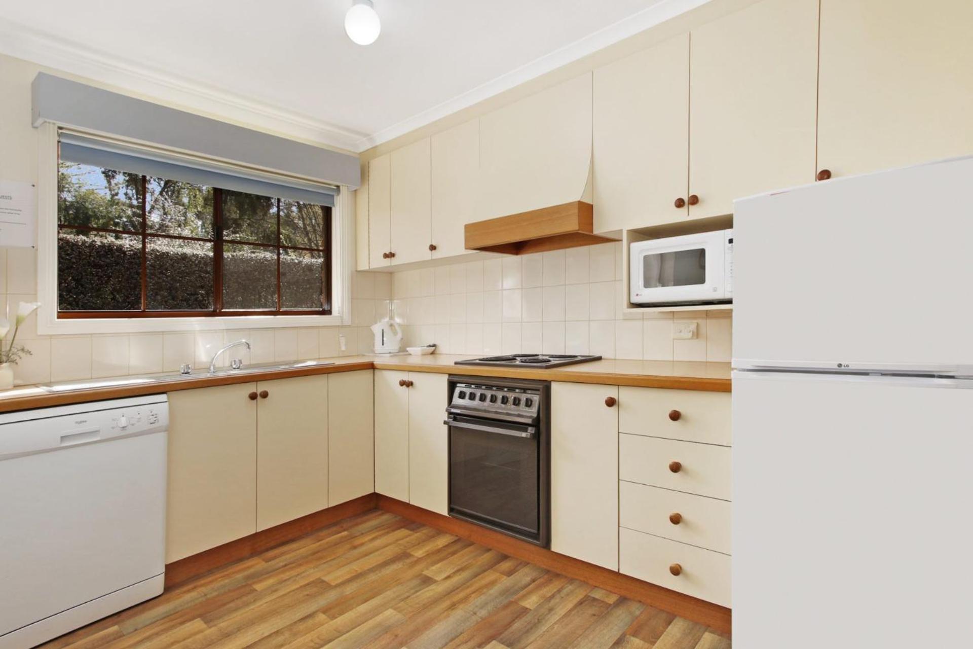 Cedar - Unit 3 Tudor Village * Bright