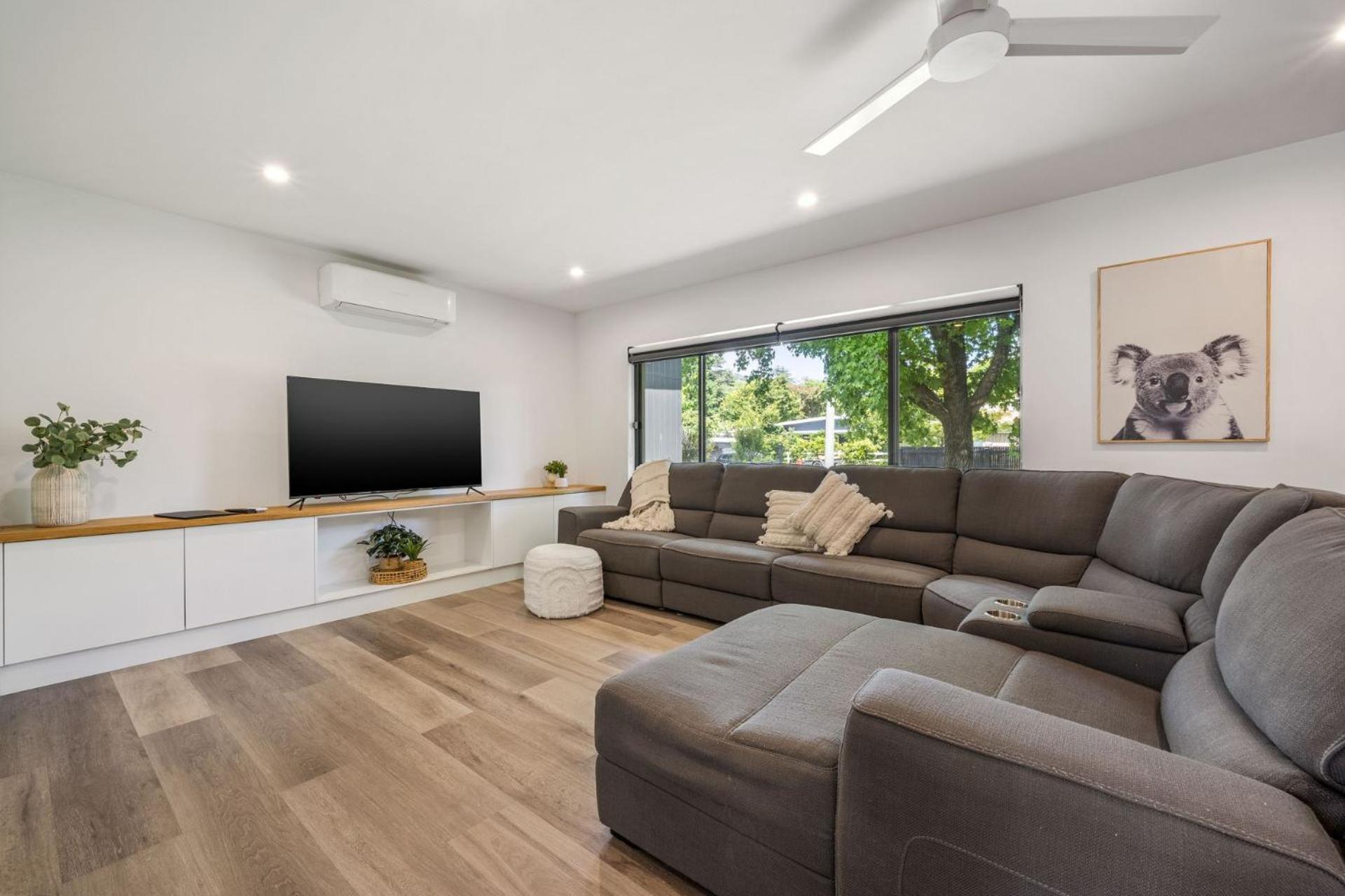 Casa On Orana Bright