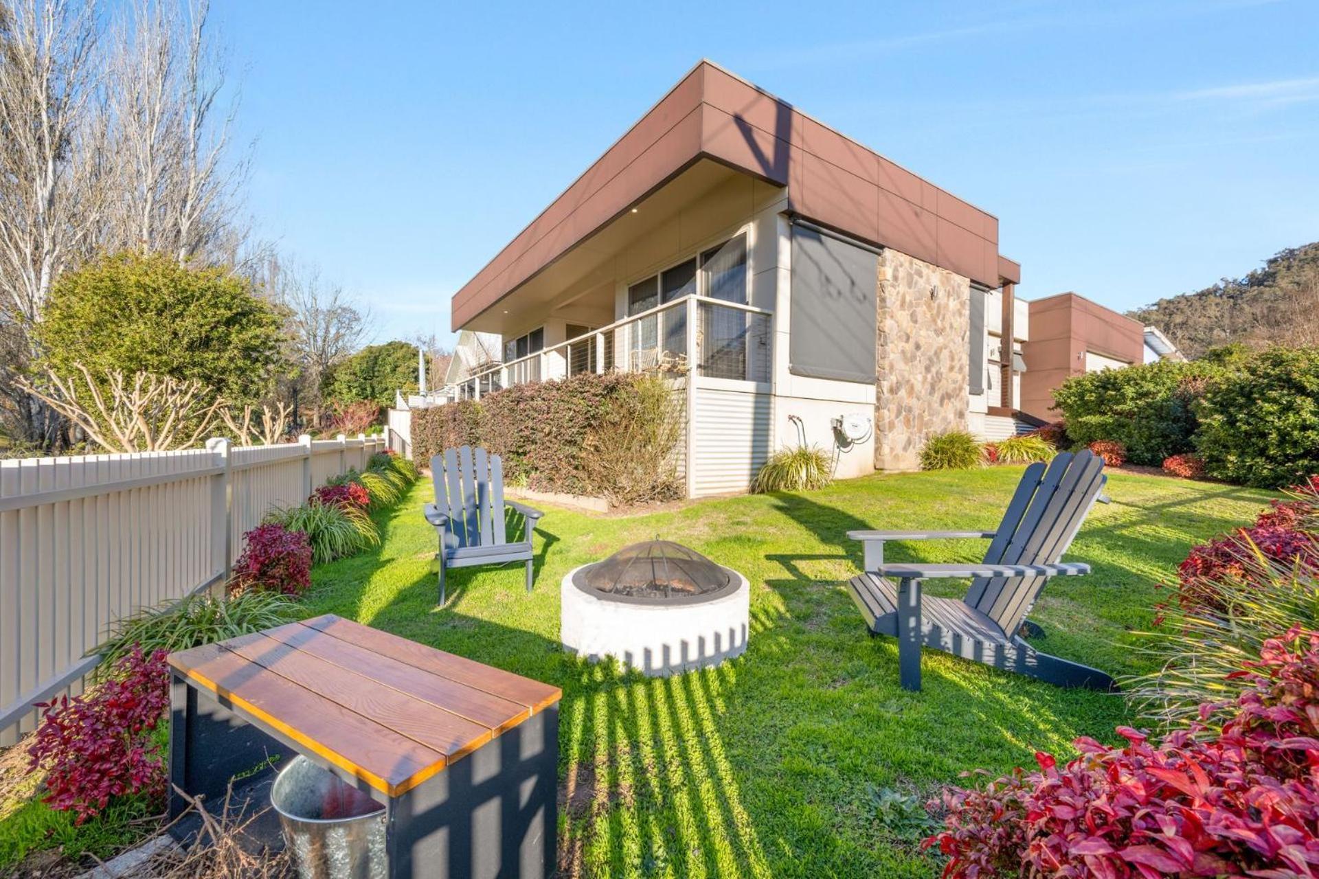 Brothers Of Holiday home *