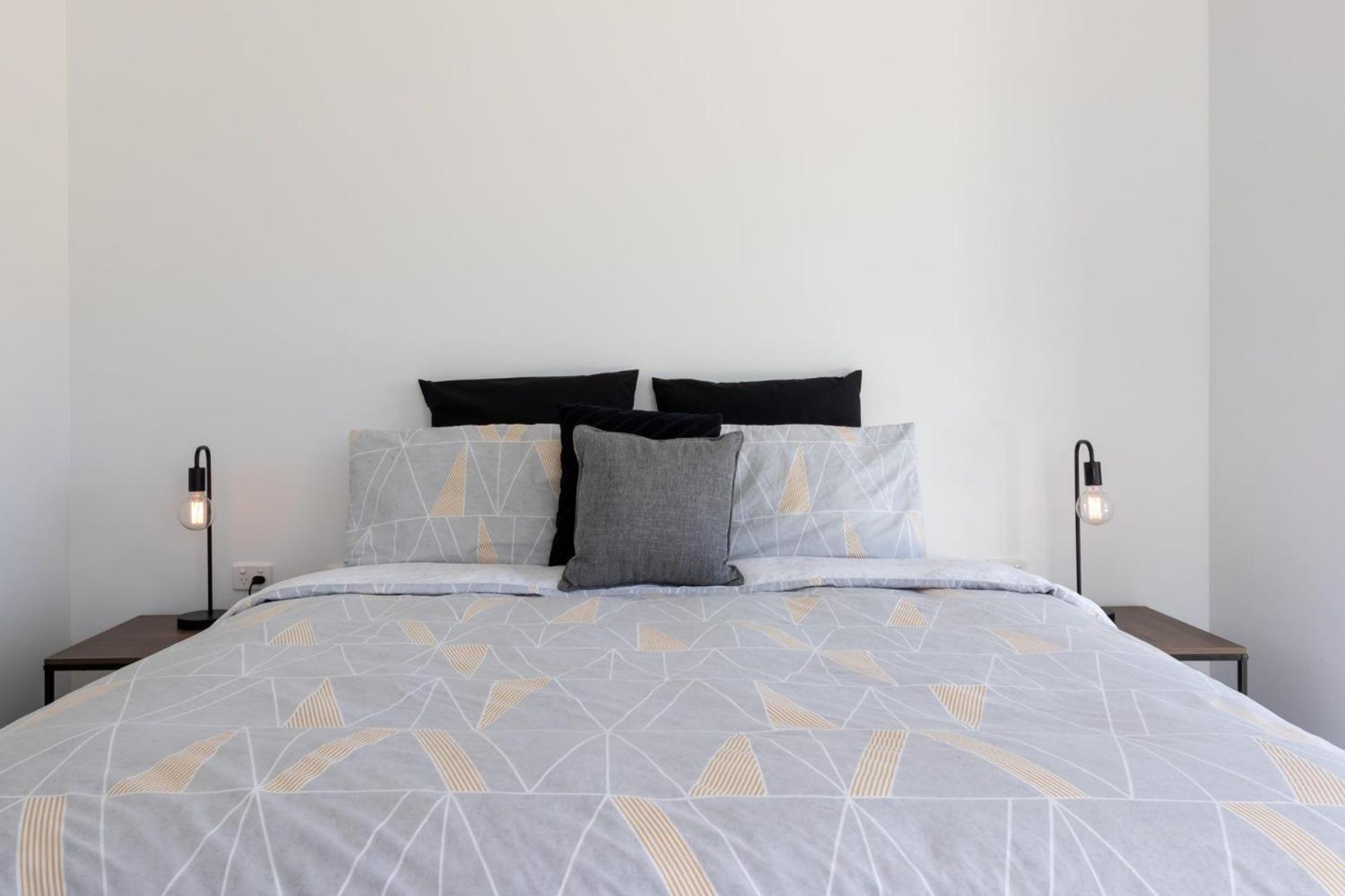 Balcony To Bogong - Modern House Minute Stroll To Town *