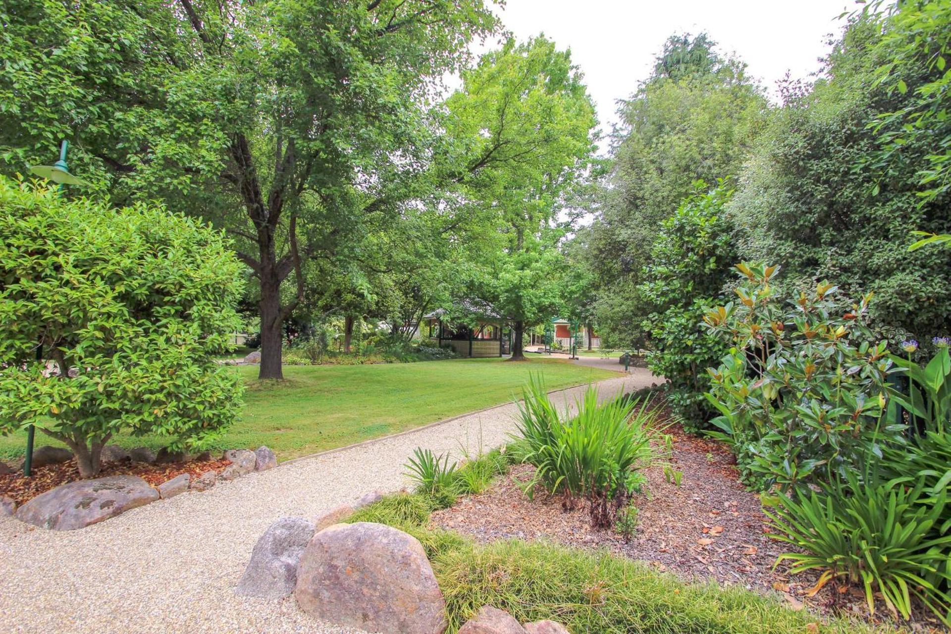 Silver Birches Village - Unit 5 * Bright
