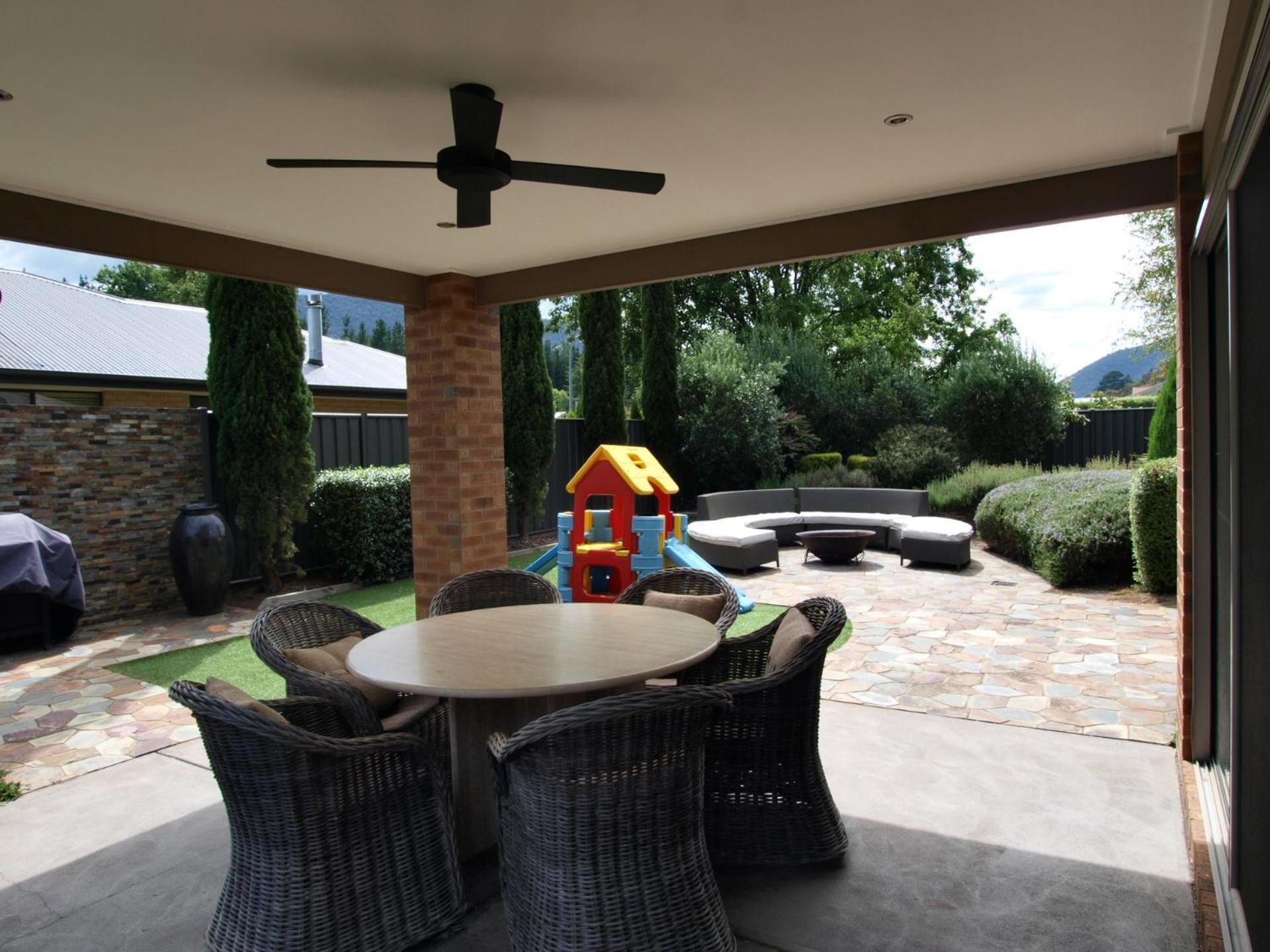 Holiday home Collins Retreat - 4 Bedroom With Pool Bright