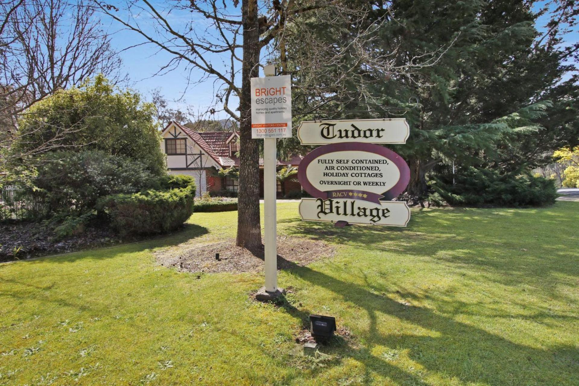 Cedar - Unit 3 Tudor Village Holiday home Bright