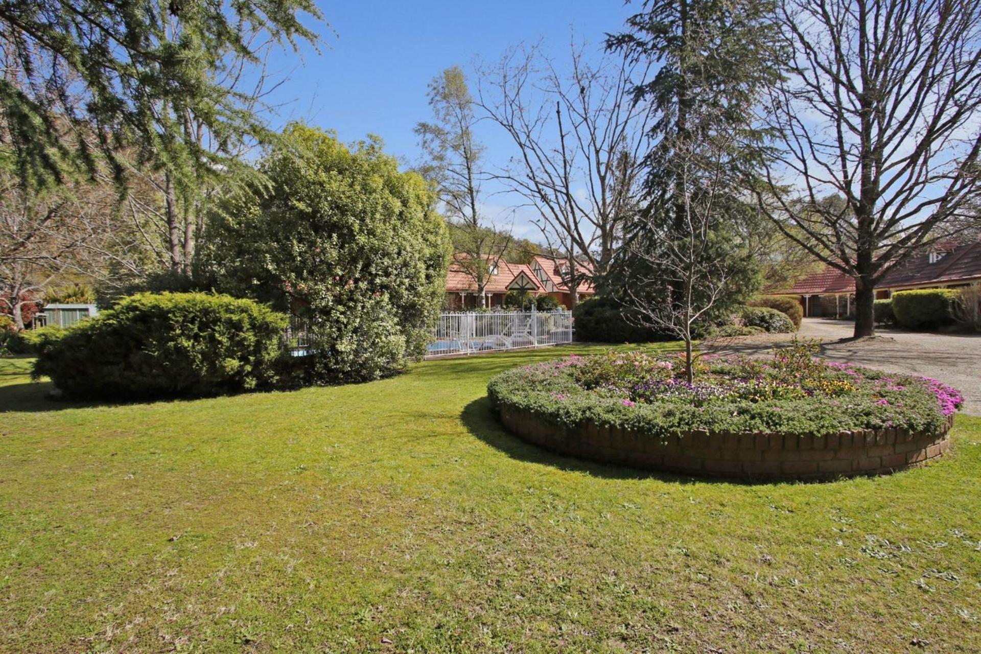 Cedar - Unit 3 Tudor Village Bright
