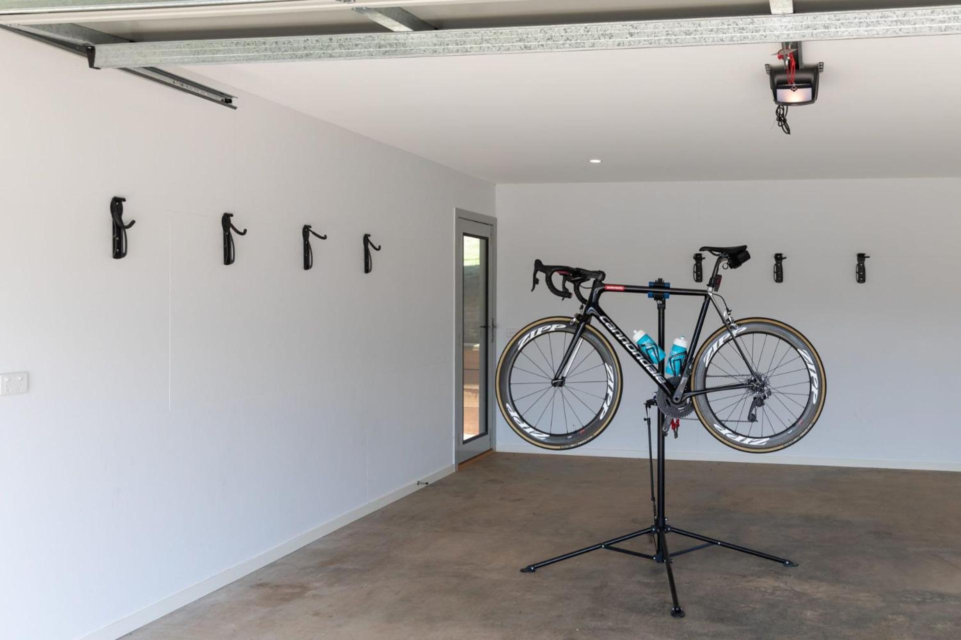 Balcony To Bogong - Modern House Minute Stroll To Town *