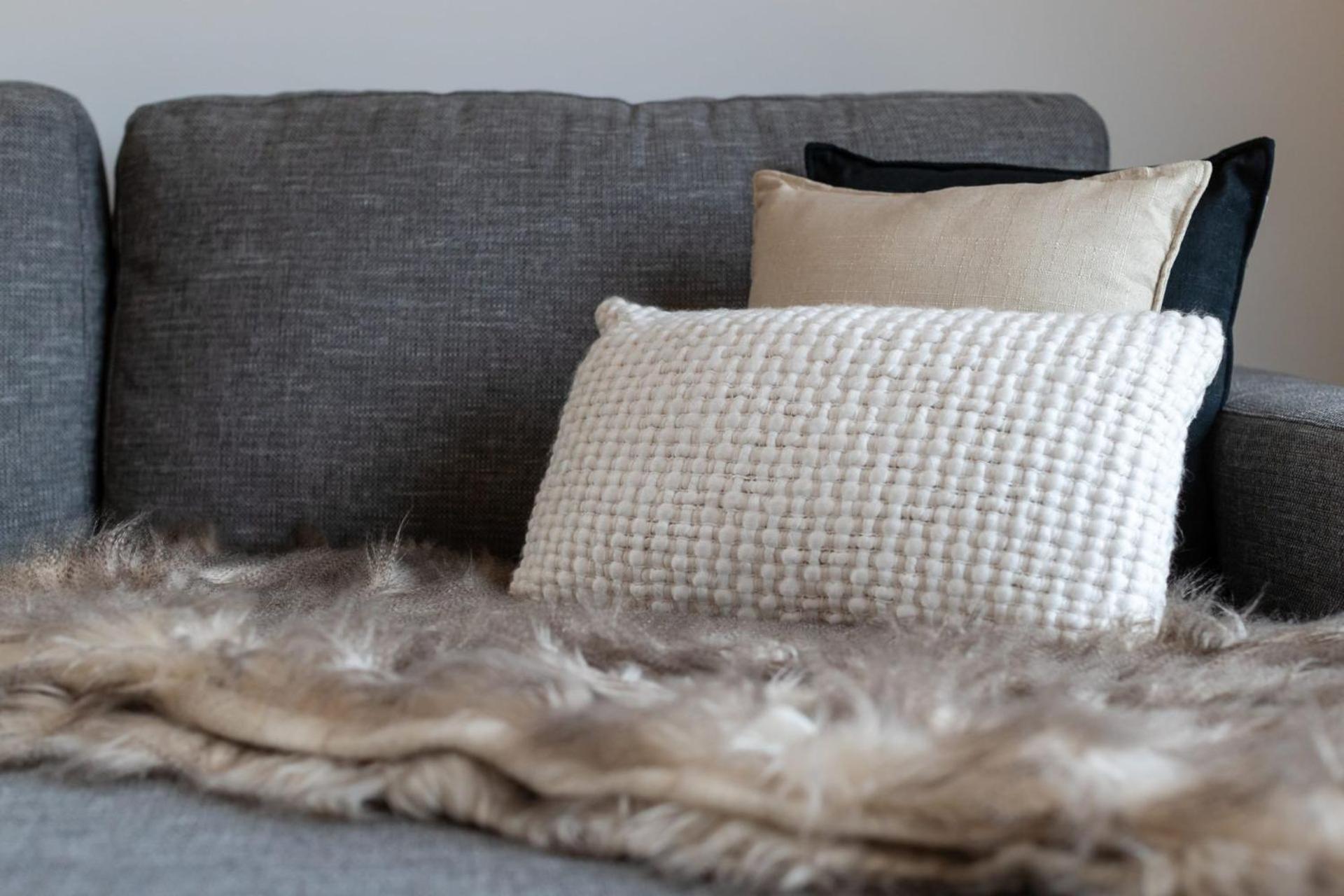 Balcony To Bogong - Modern House Minute Stroll To Town * Bright