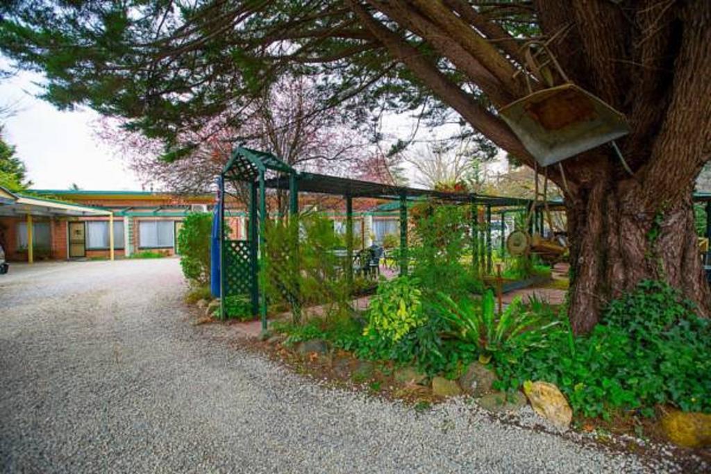 Carawatha Gardens Holiday home Bright