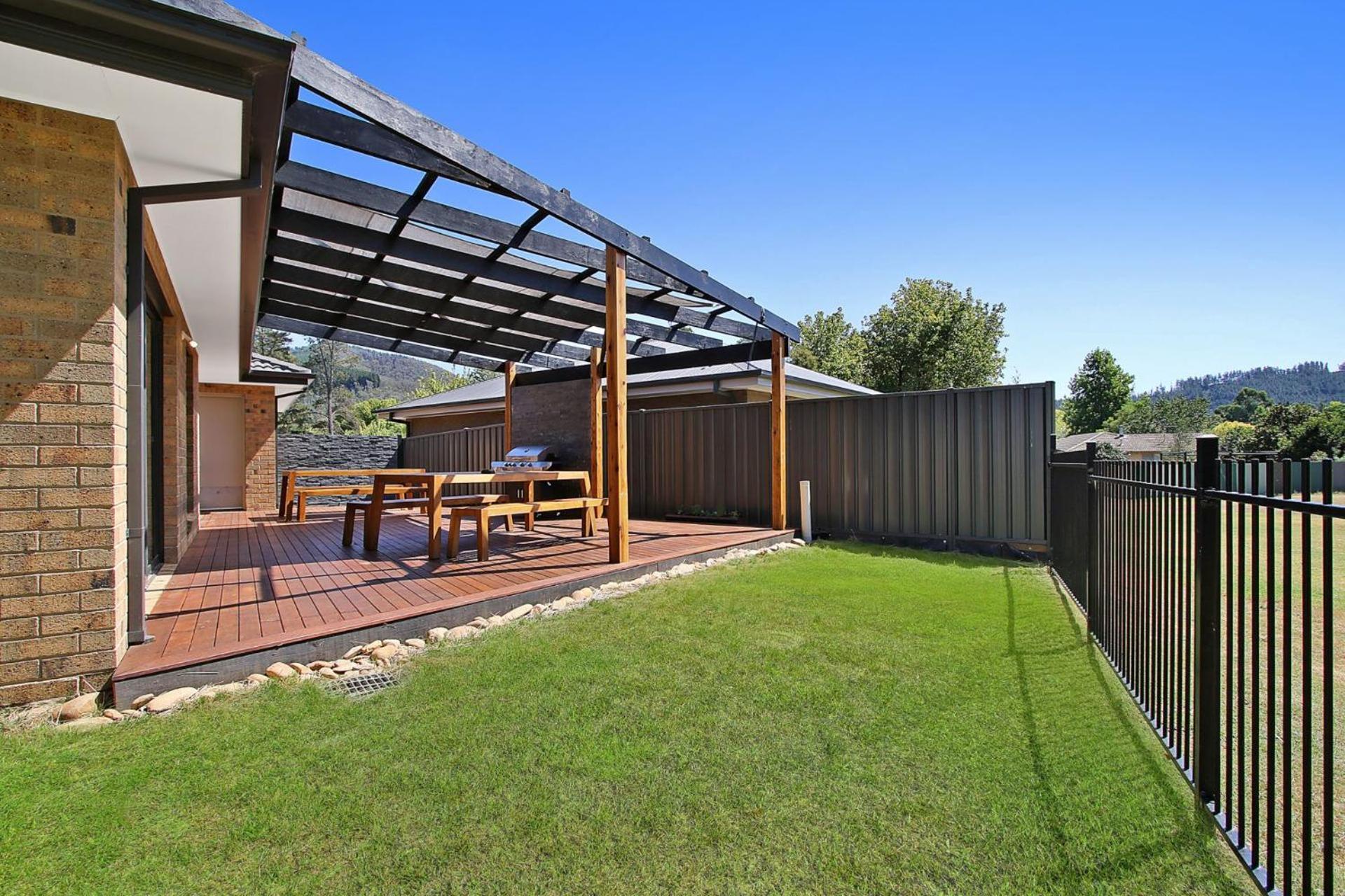 Alpine Knights Stylish Luxury Holiday home Bright