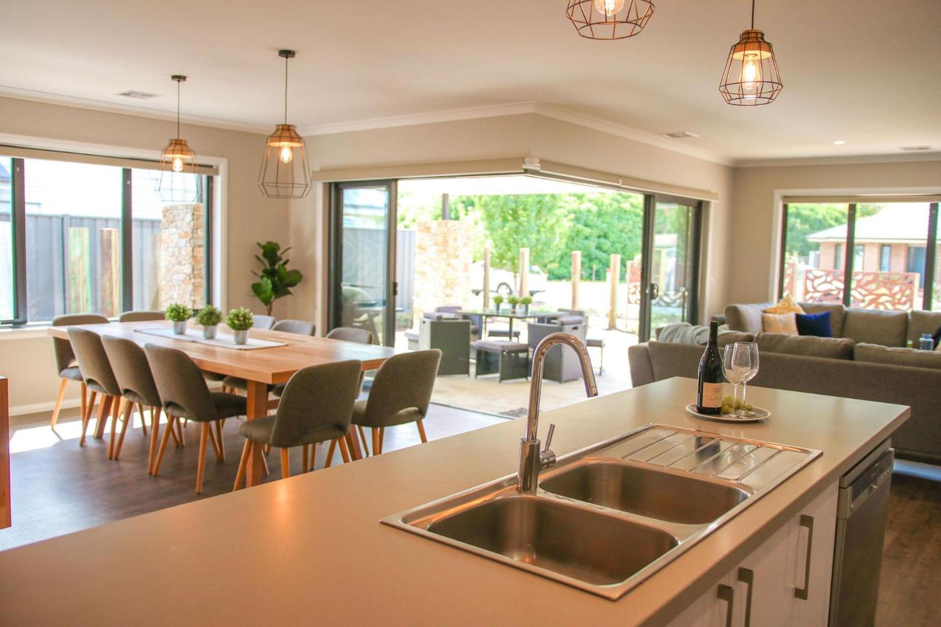 Holiday home Amaroo Bright