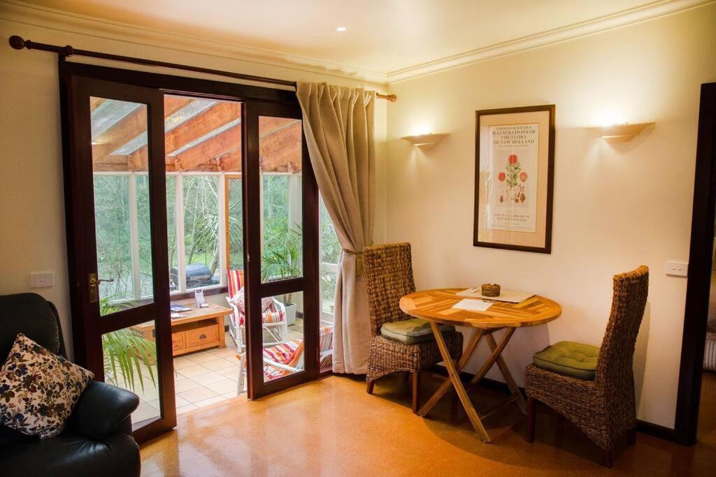 Ashwood Villa Bright