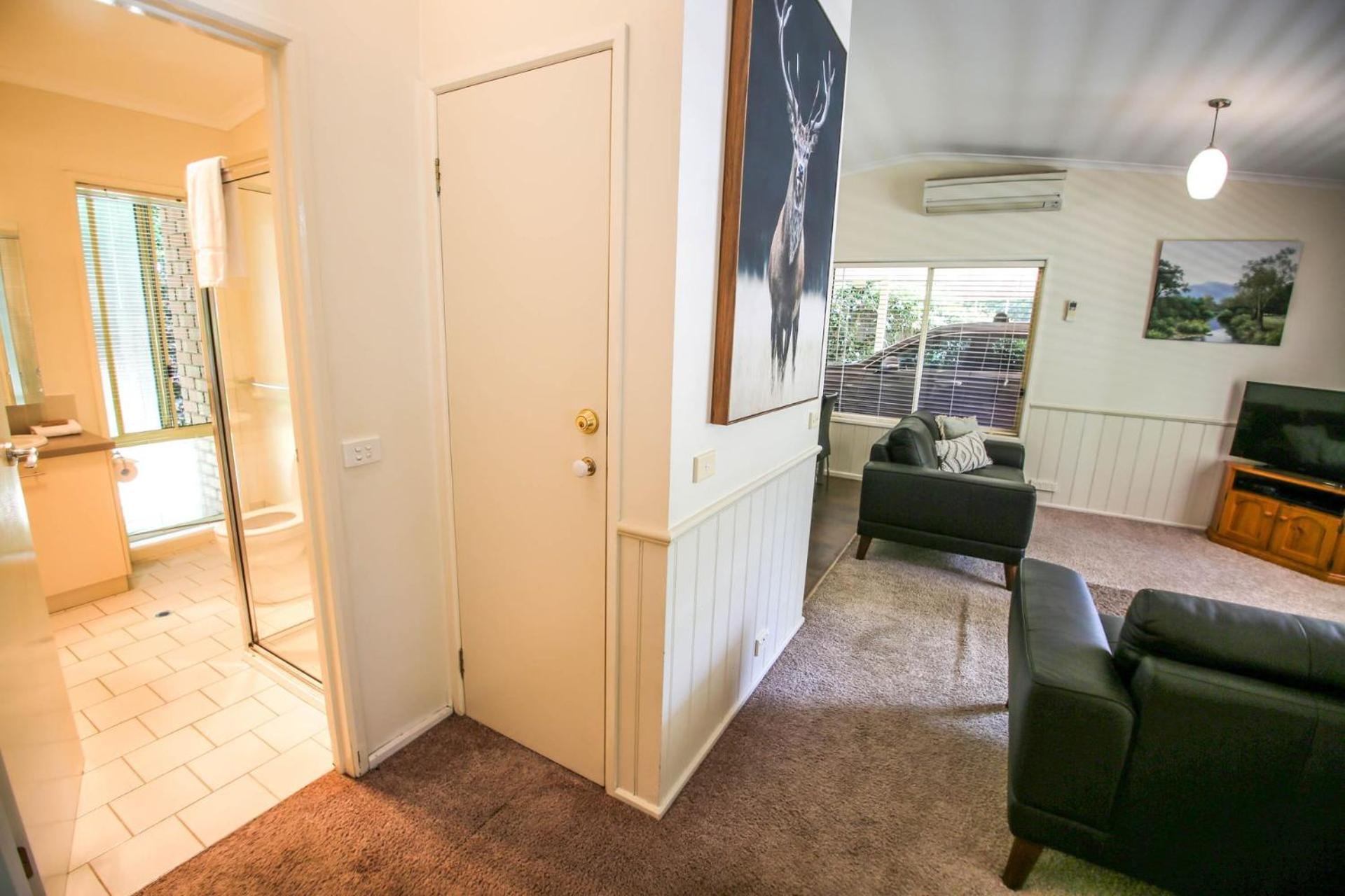 Silver Birches Village - Unit 8 * Bright