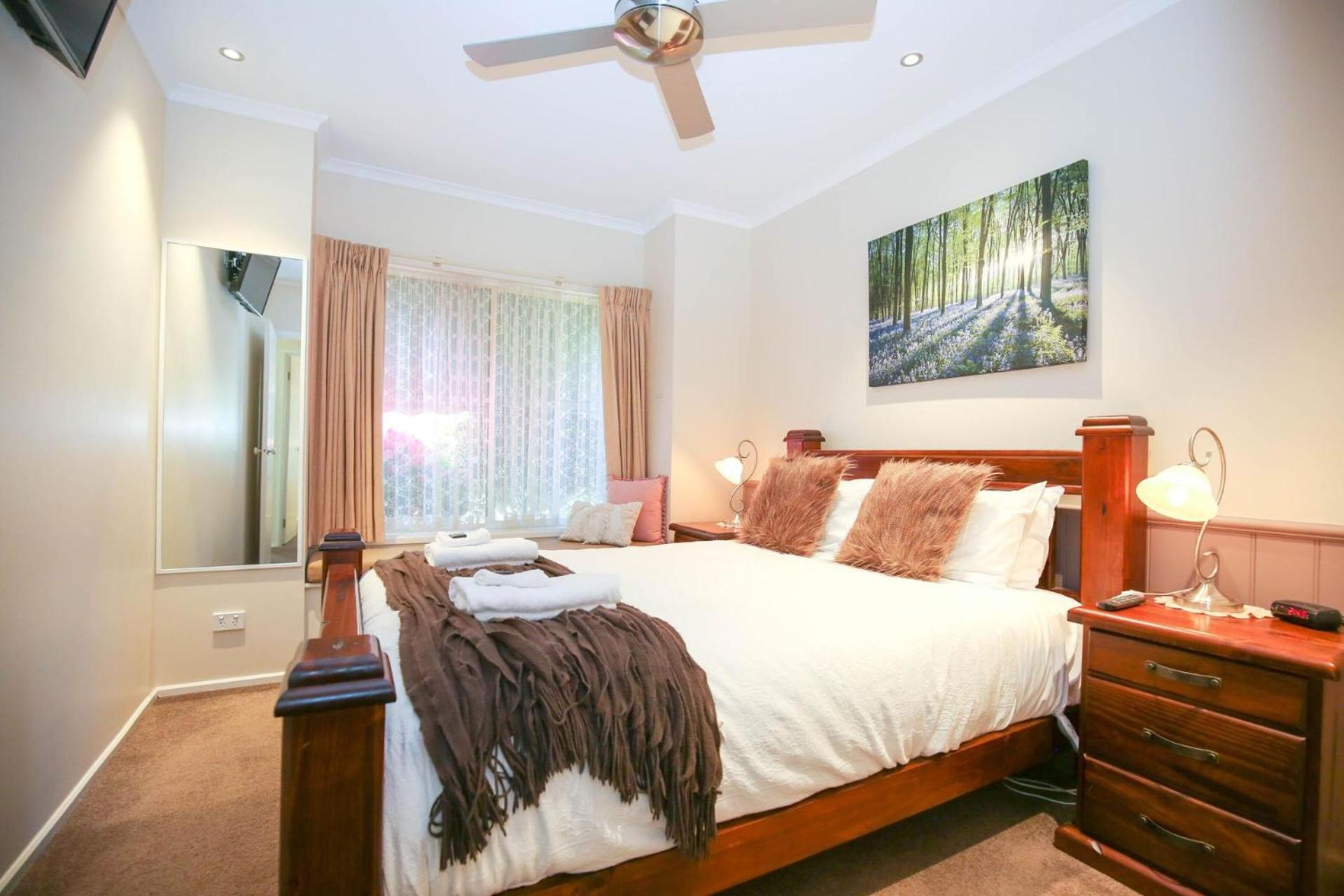 Silver Birches Village - Unit 7 * Bright