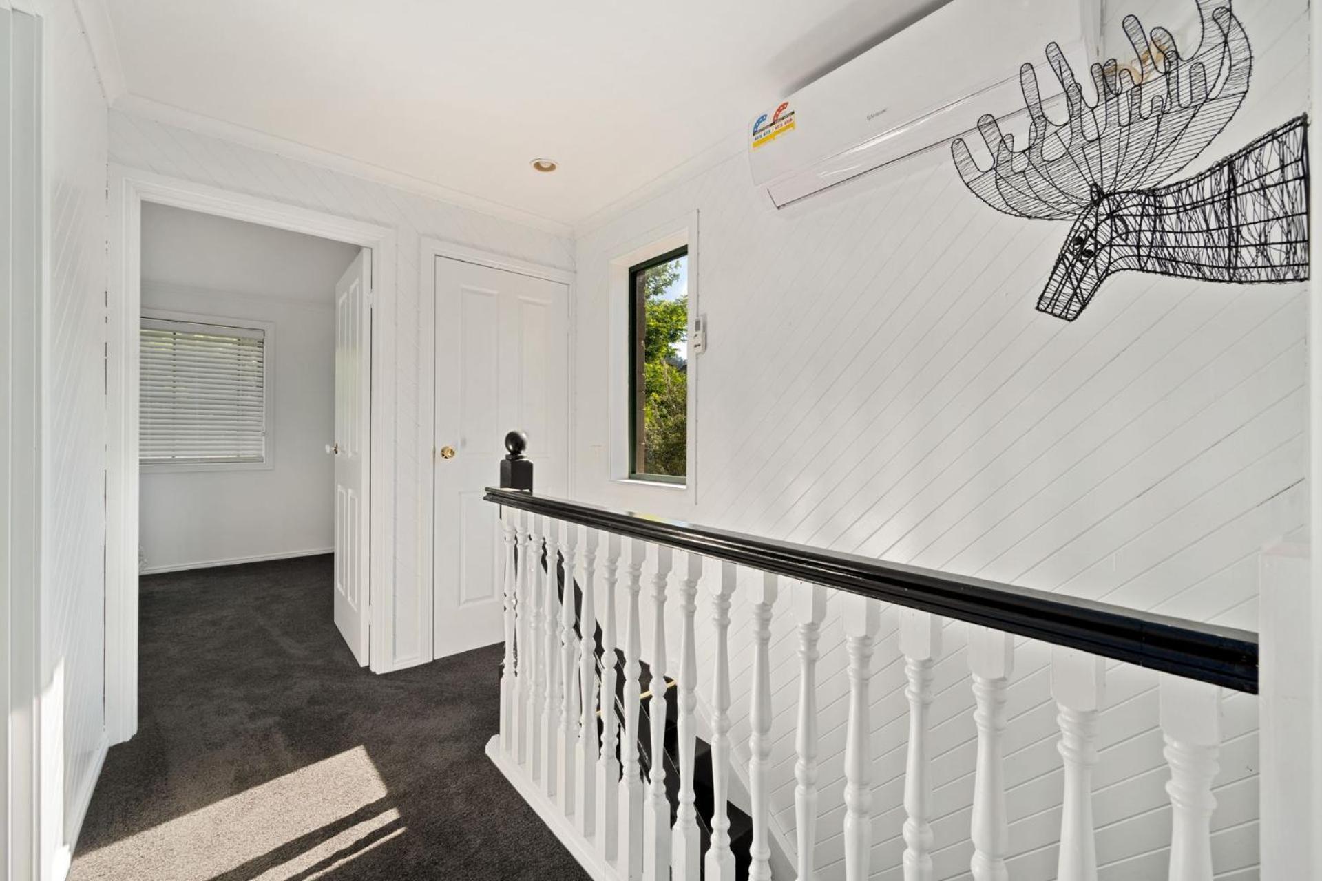 The Black Door Holiday home Bright