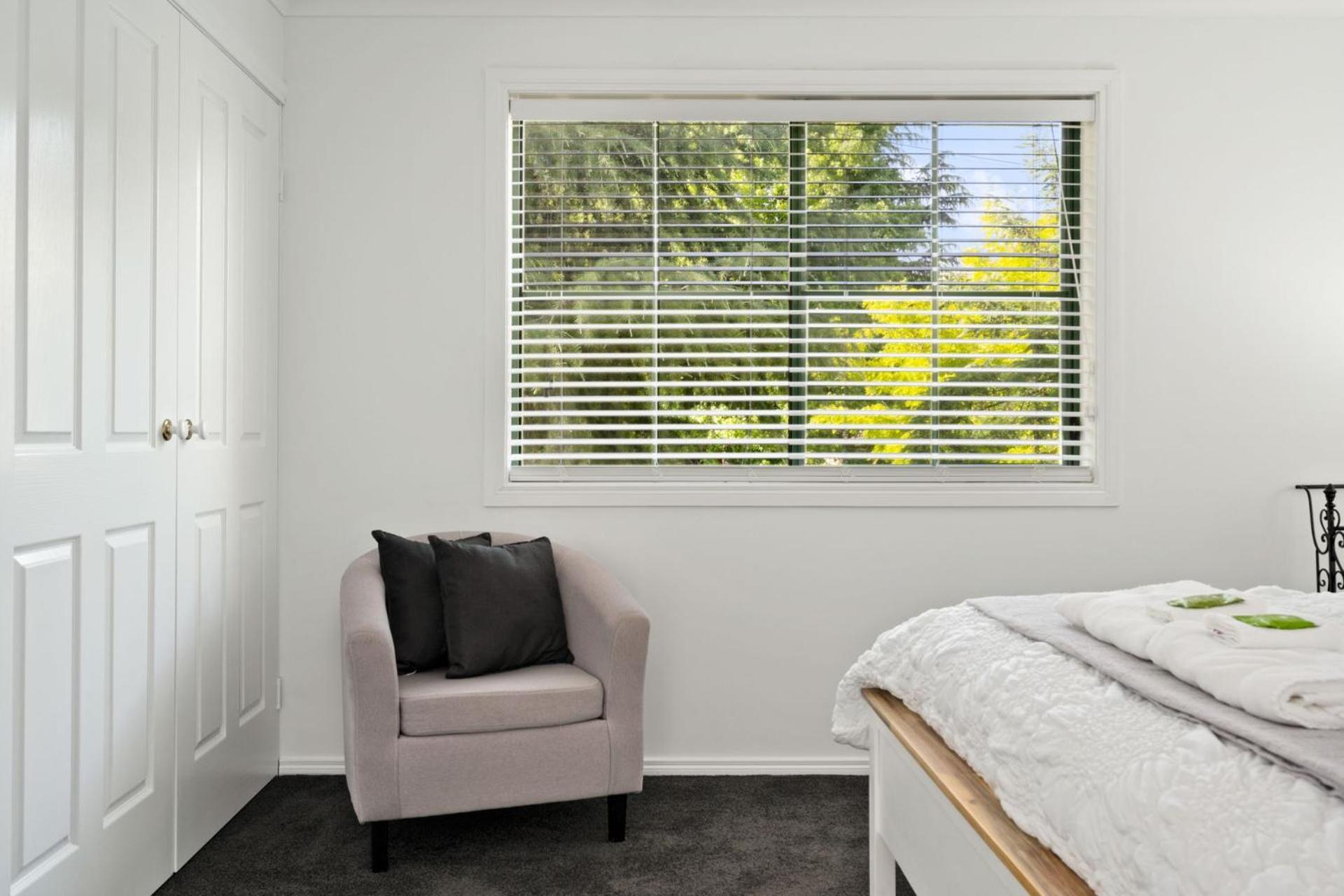 The Black Door Holiday home Bright