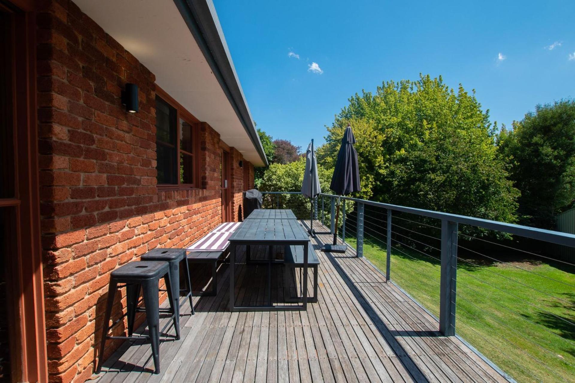 Delany - 6 Bedrooms Holiday home Bright