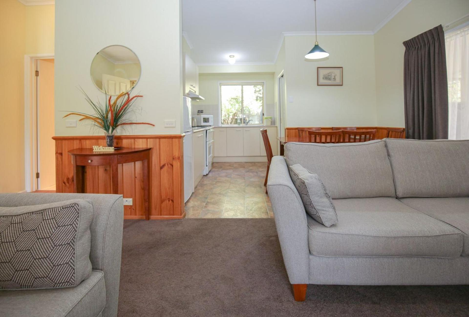 Silver Birches Village - Unit 10 * Bright