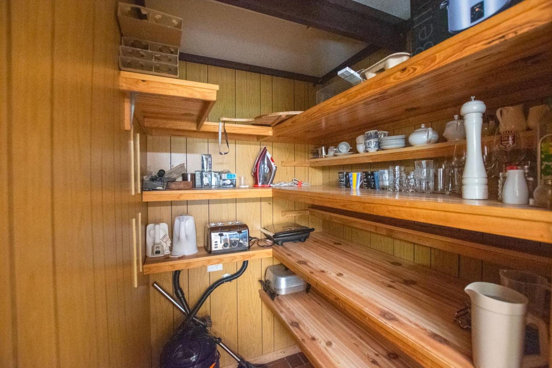 Holiday home Warrina - Overlooks Ovens River And Five Minute Walk Into Town