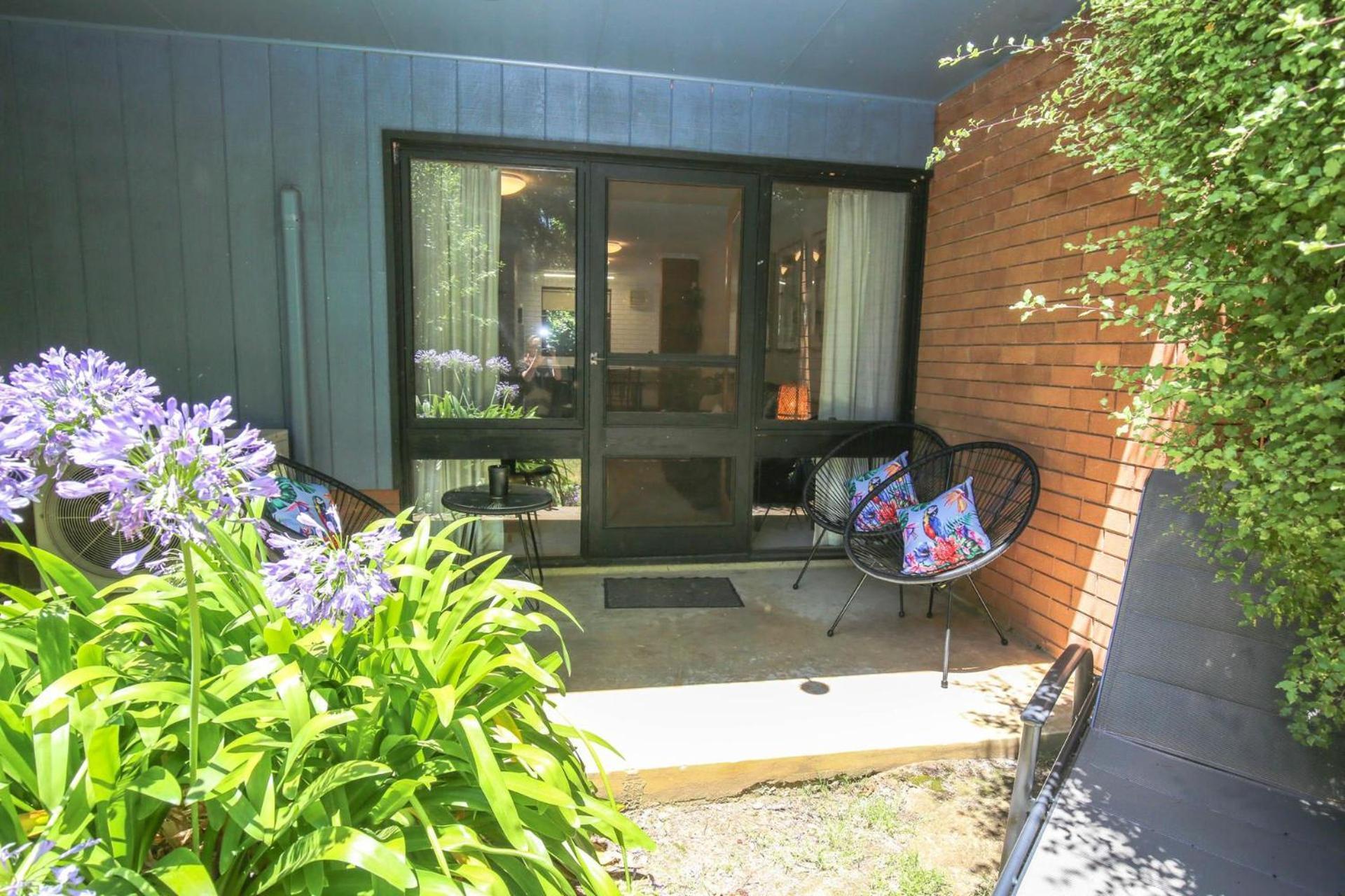 Cedar Units - 3 Homestay Bright