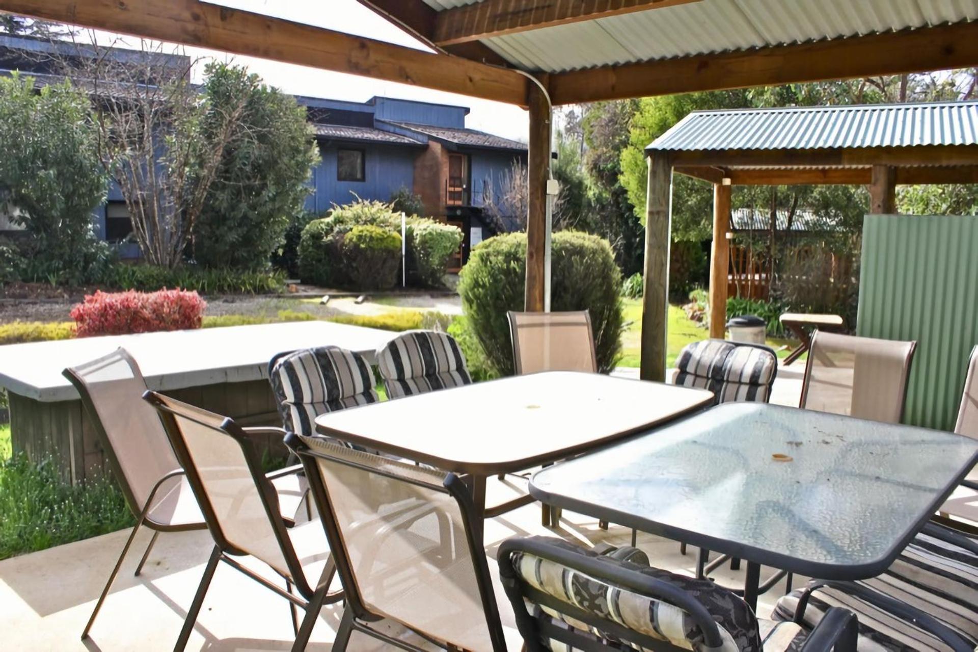 Homestay Cedar Units - 3