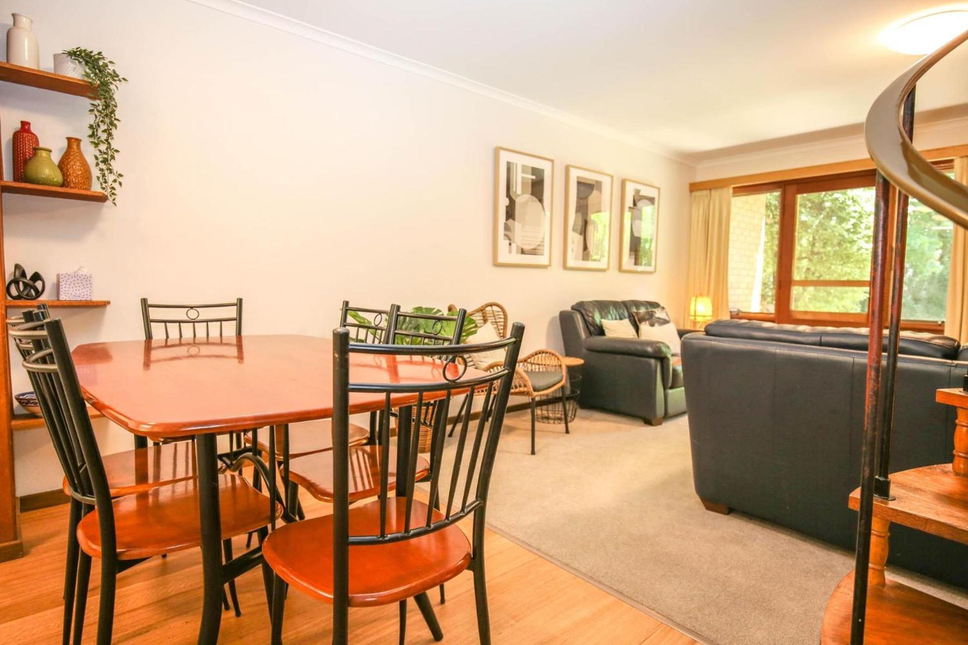 Homestay Cedar Units - 3 *