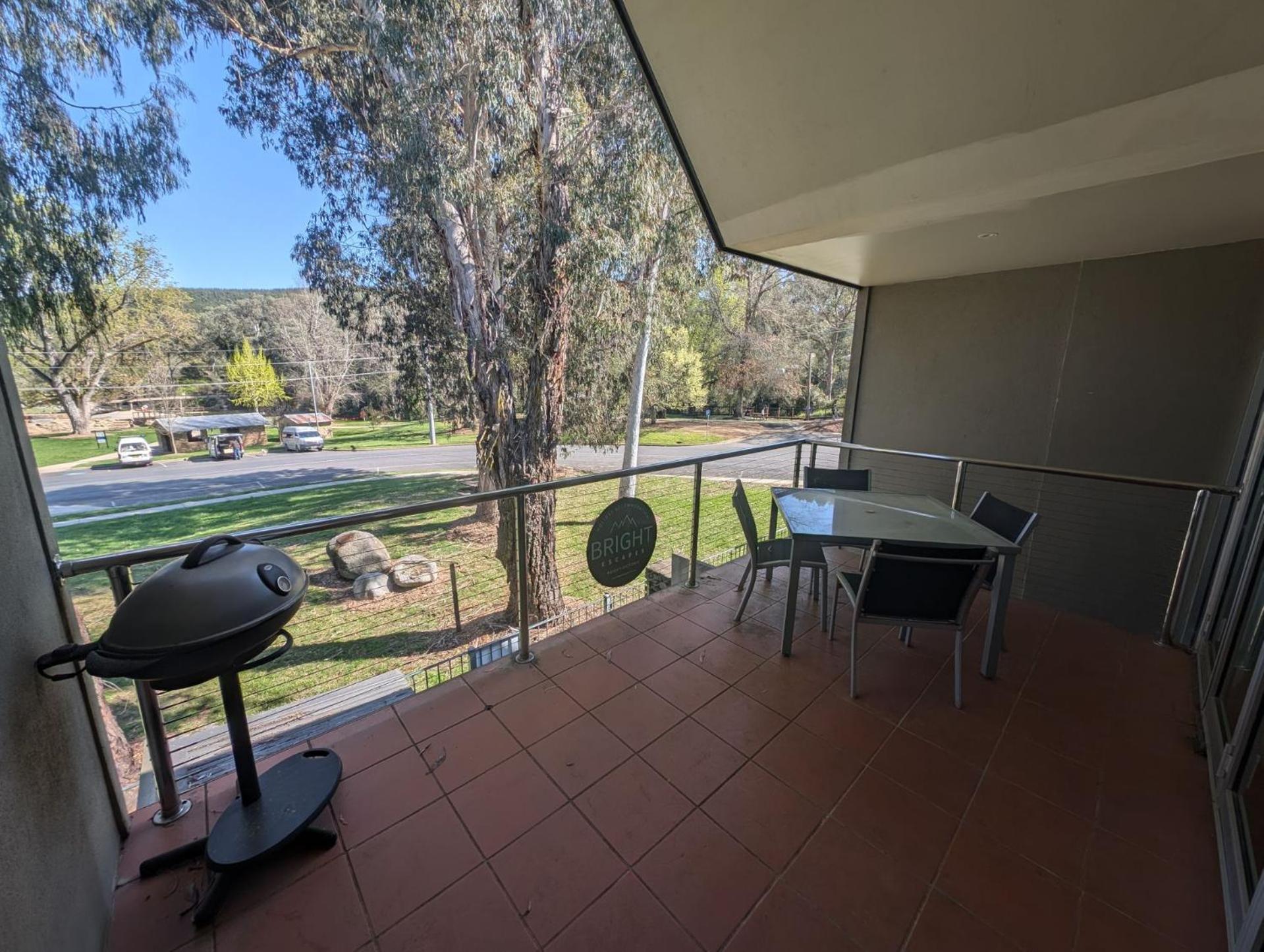 Unit 6 Centenary Park Townhouse Bright