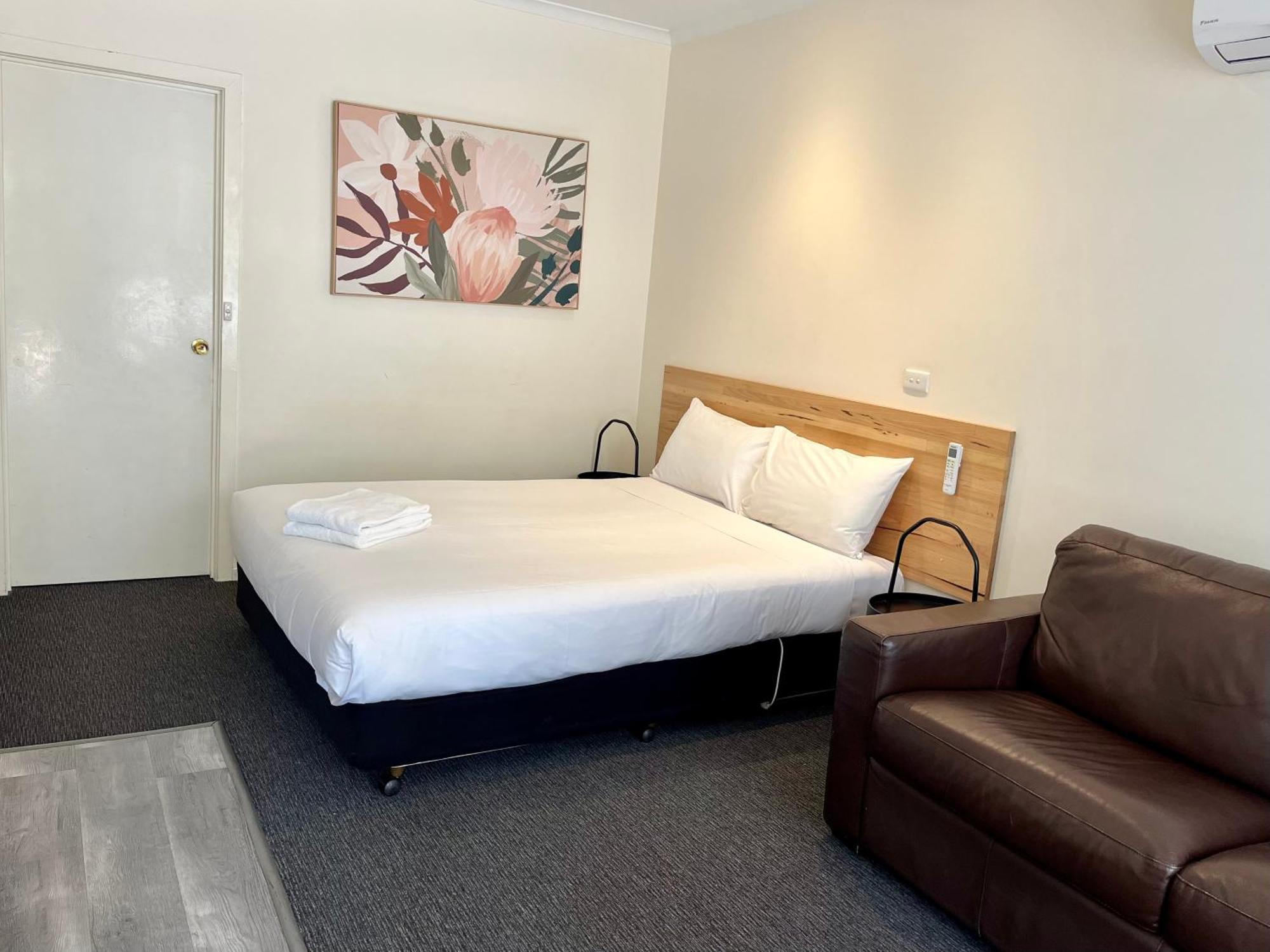 Avenue Motor Motel