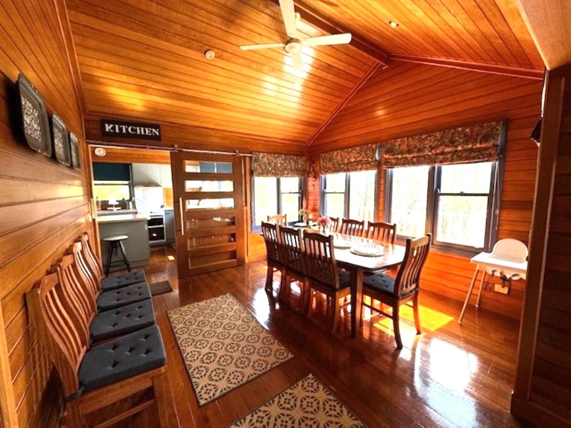 Artee House - A Escape Holiday home Bright