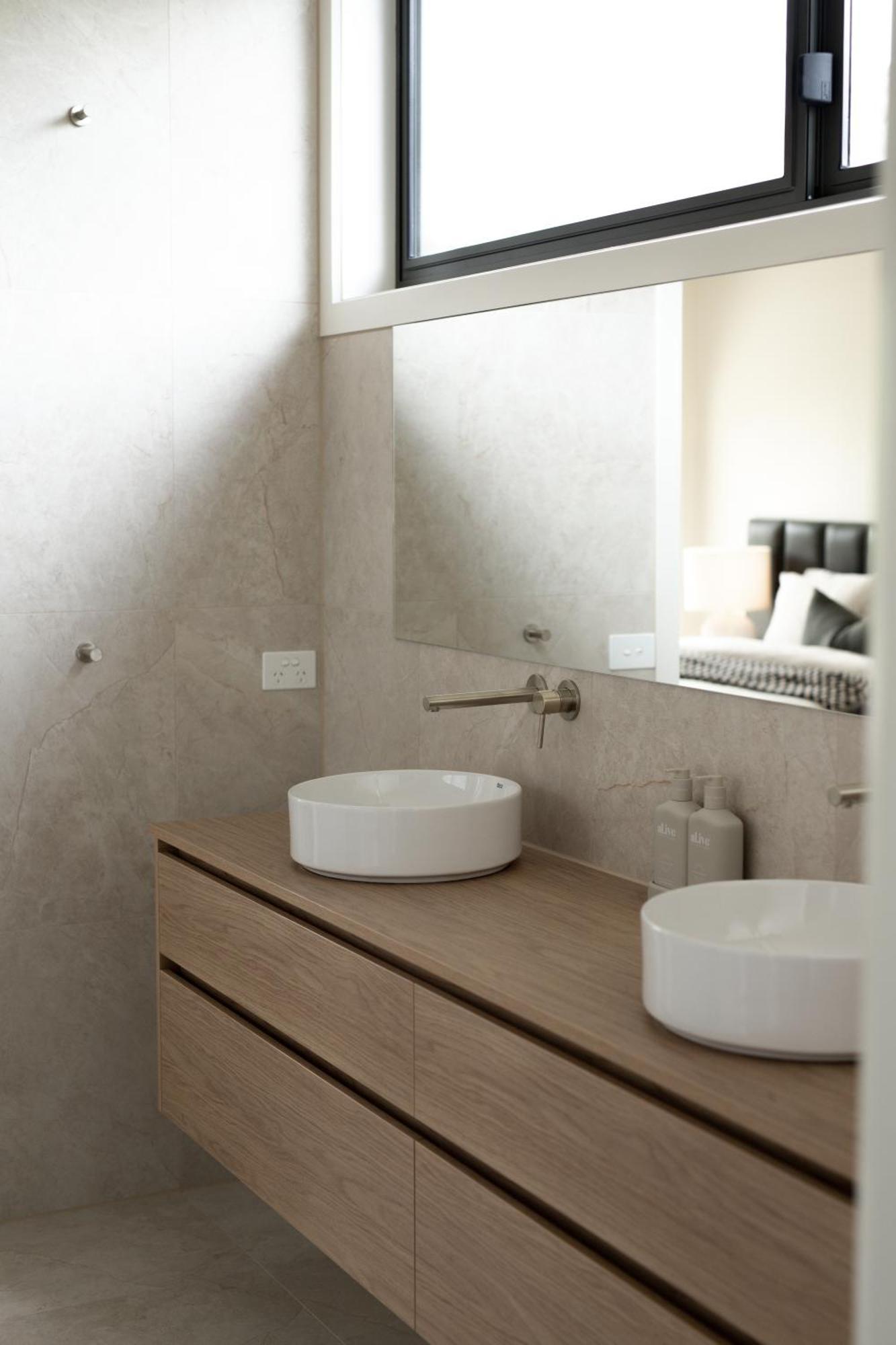 Two - On Gavan Apartment Bright