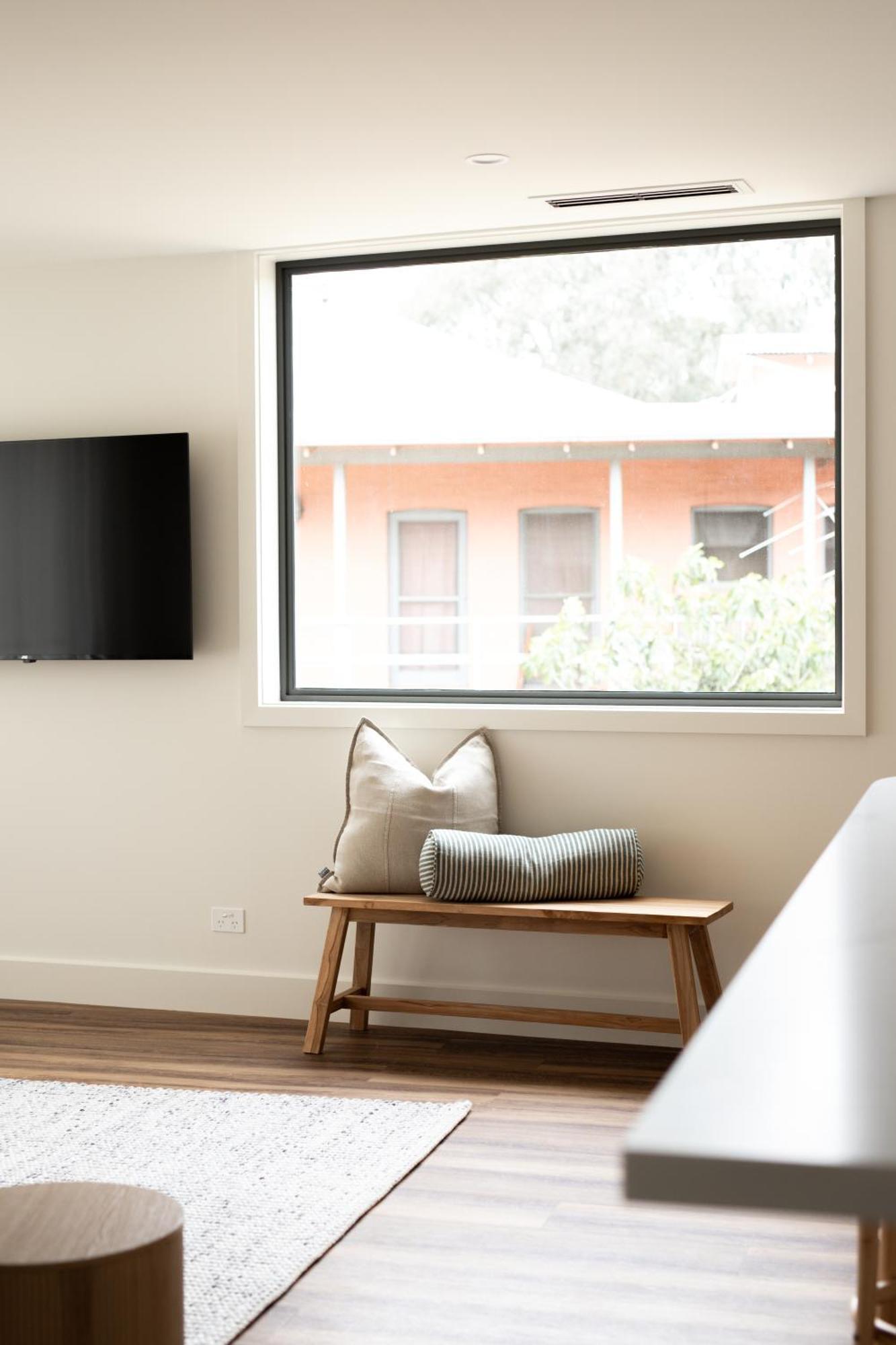Two - On Gavan Apartment Bright