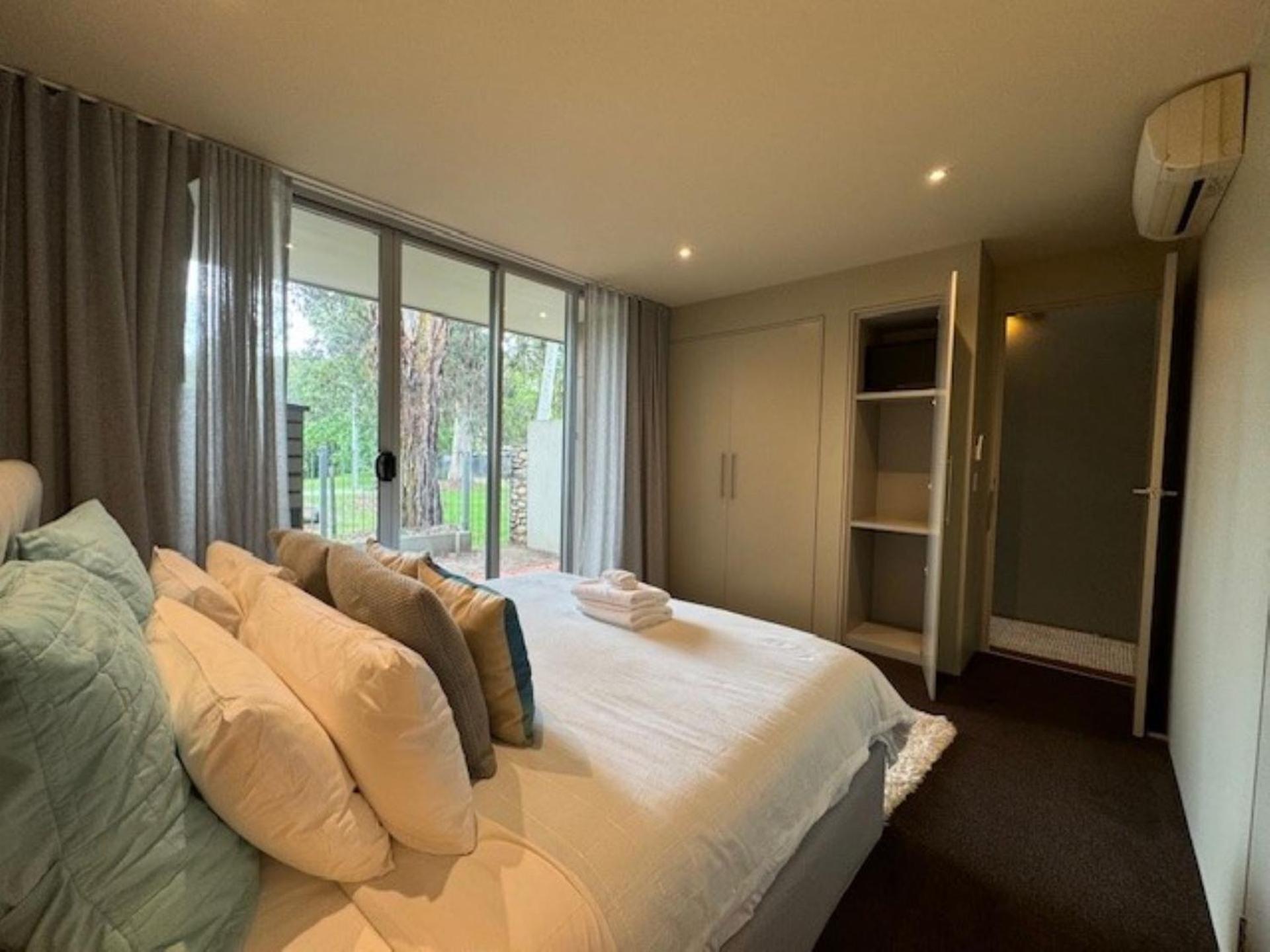 Unit 6 Centenary Park Townhouse *