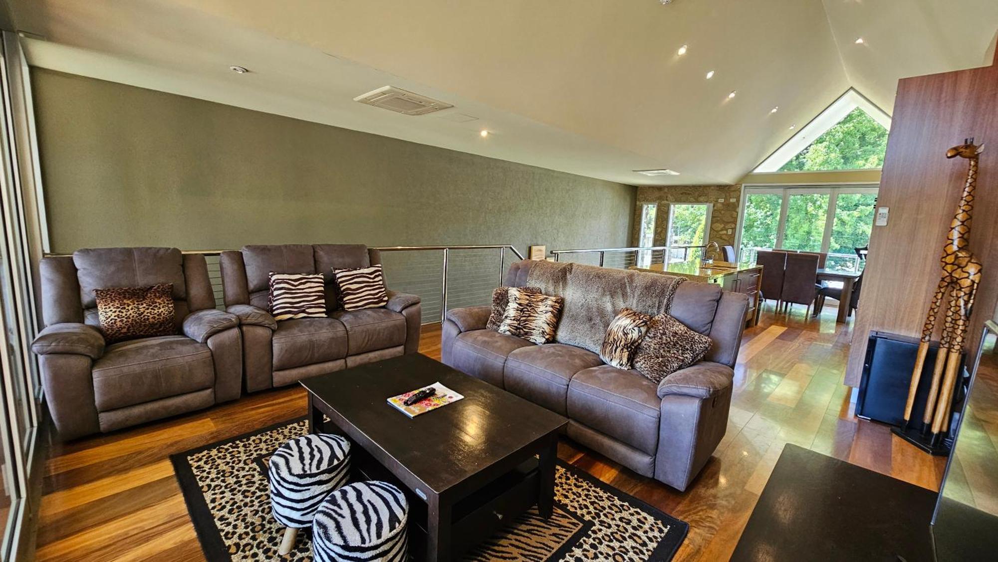 Centenary Peaks Riverview Holiday home *