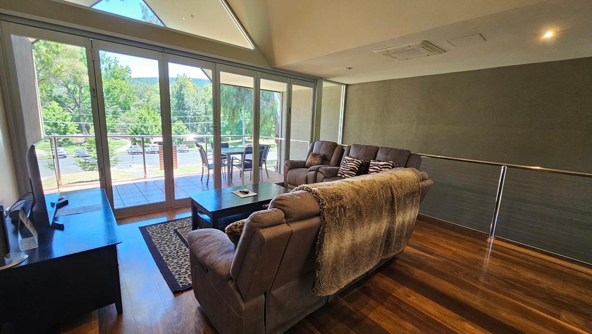 Centenary Peaks Riverview Bright