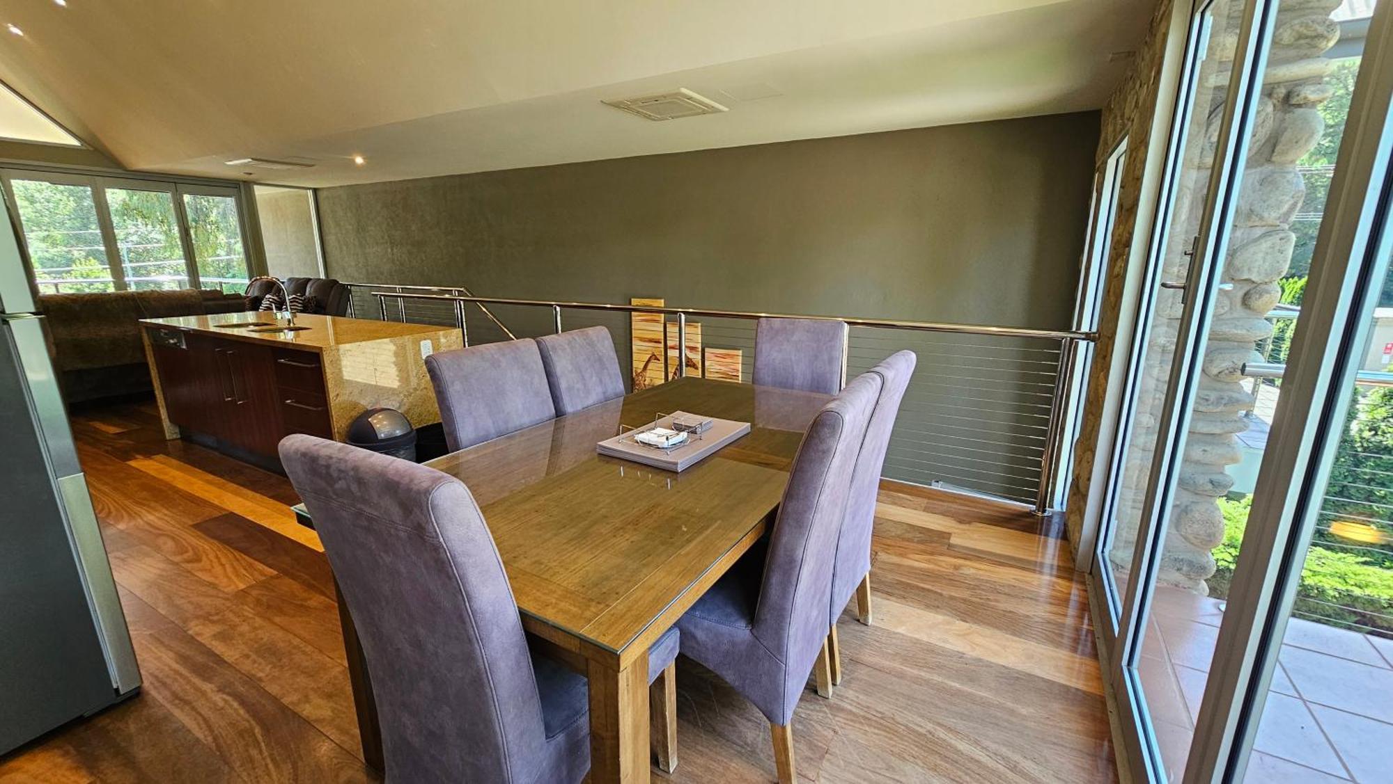 Holiday home Centenary Peaks Riverview Bright