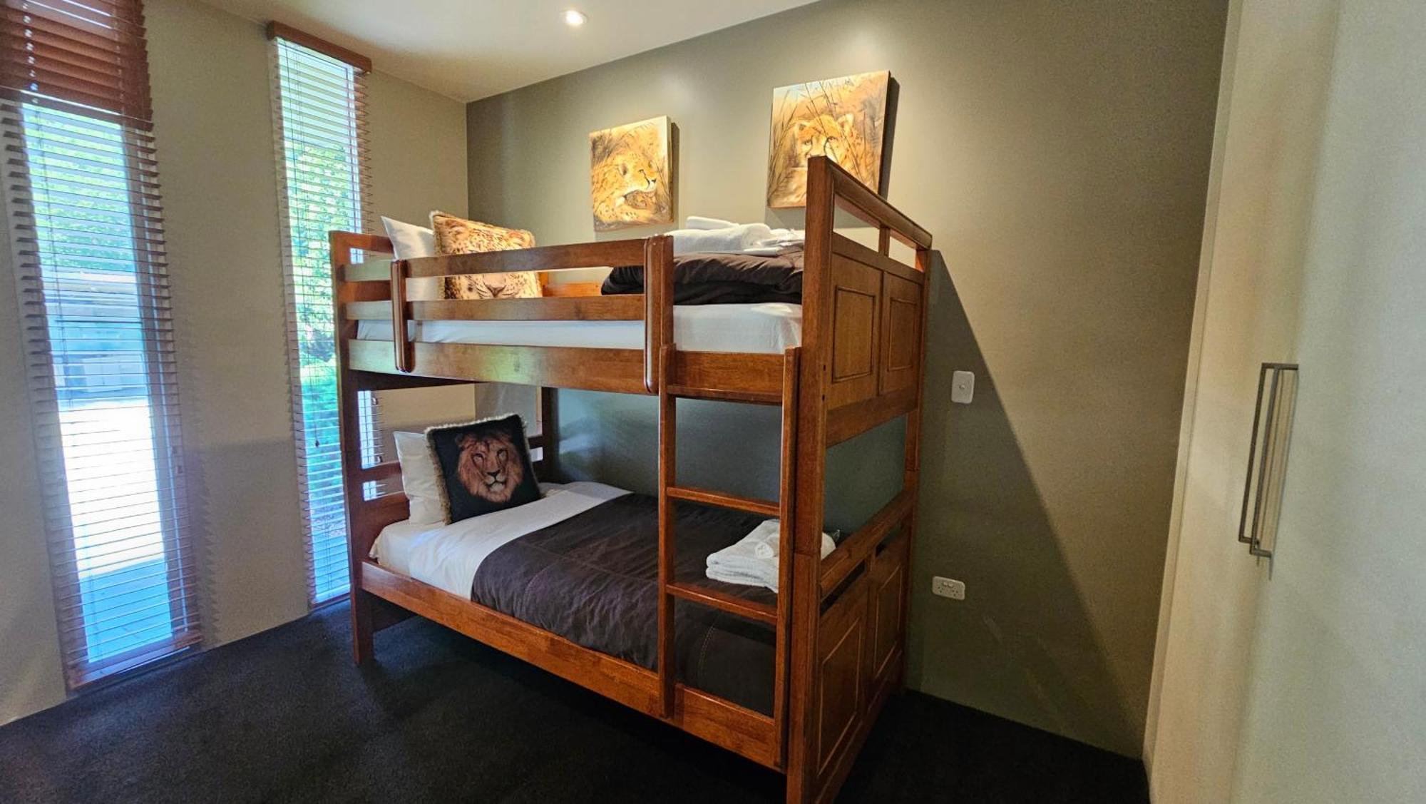 Centenary Peaks Riverview