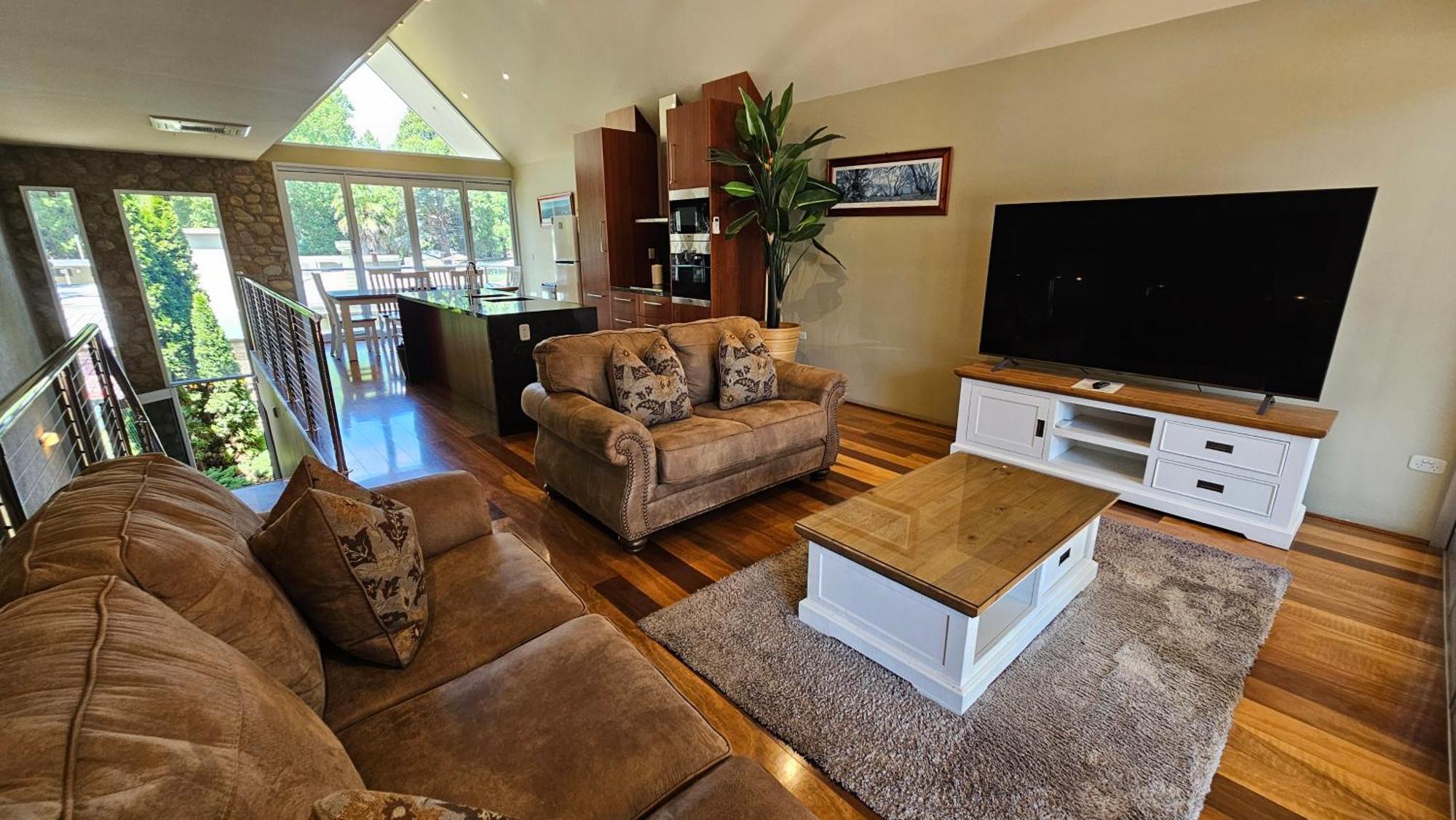 Centenary Peaks Riverview *