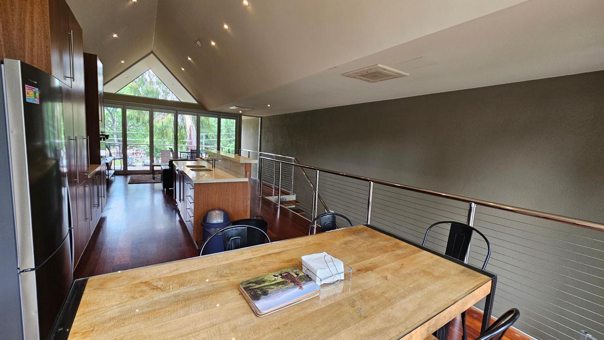 Centenary Peaks Riverview Holiday home Bright