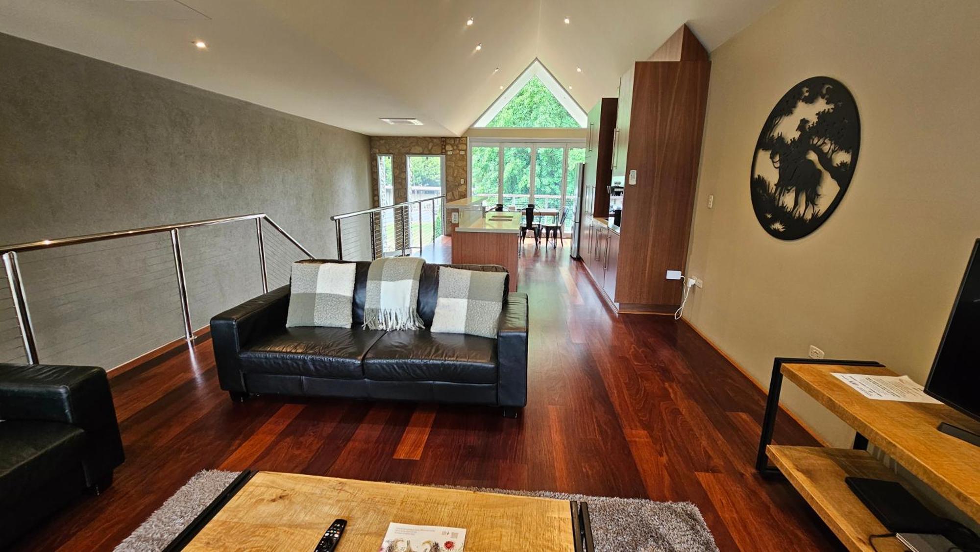 Centenary Peaks Riverview Holiday home