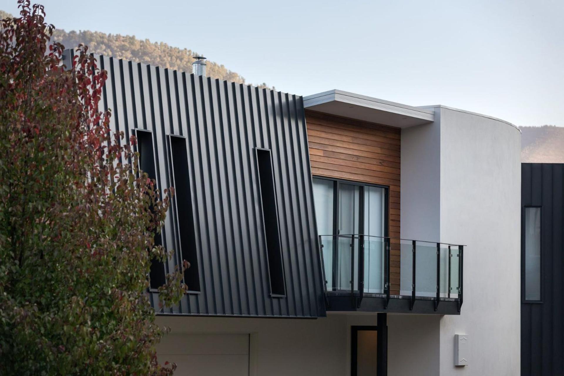 Mountain Mist Retreat - 5 Bedrooms Holiday home *