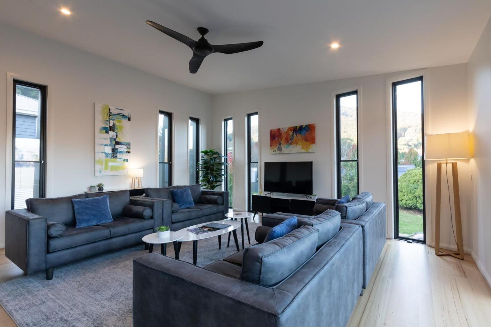Mountain Mist Retreat - 5 Bedrooms *