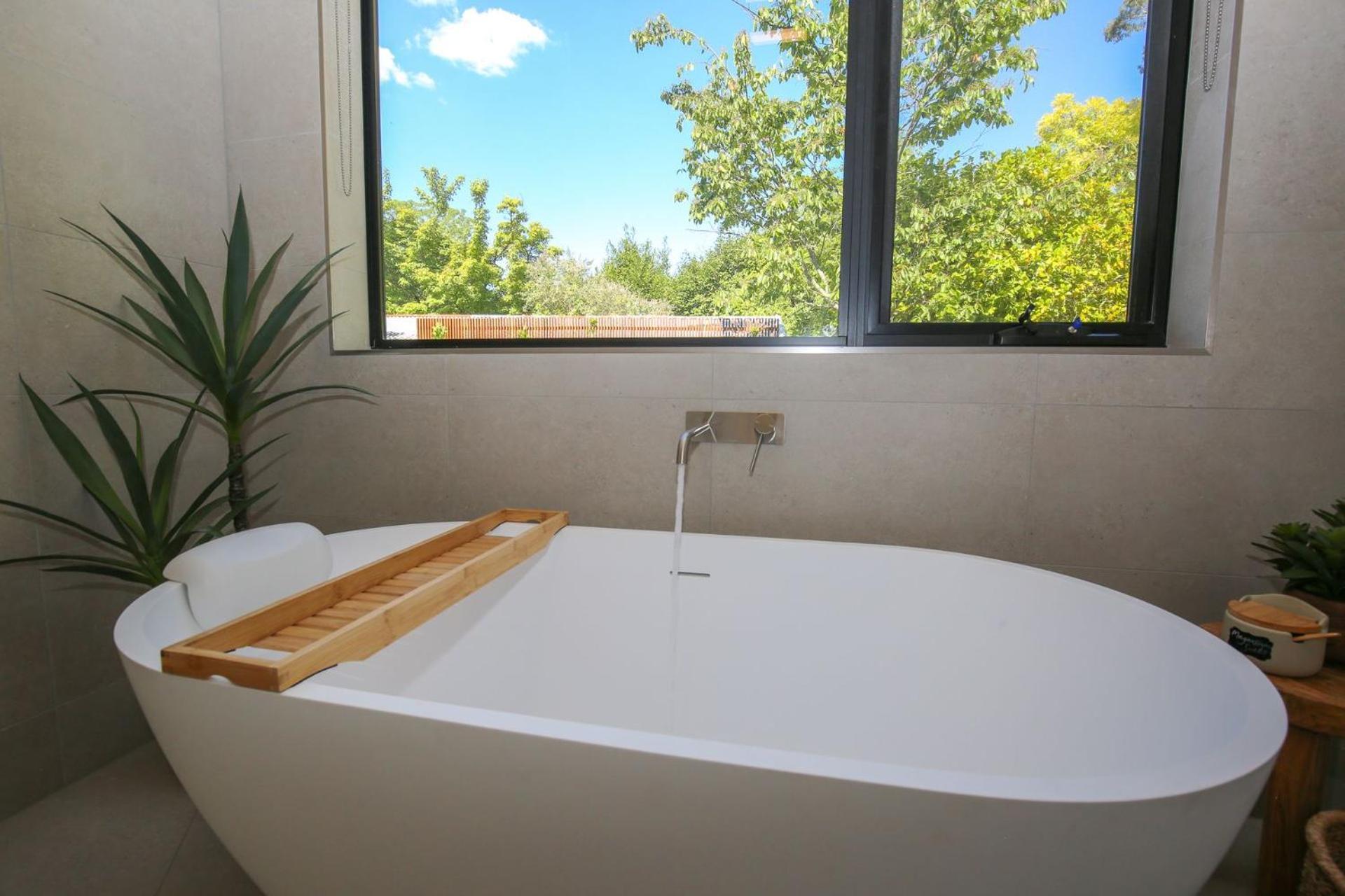 The Rocks - Olive Retreat Bright