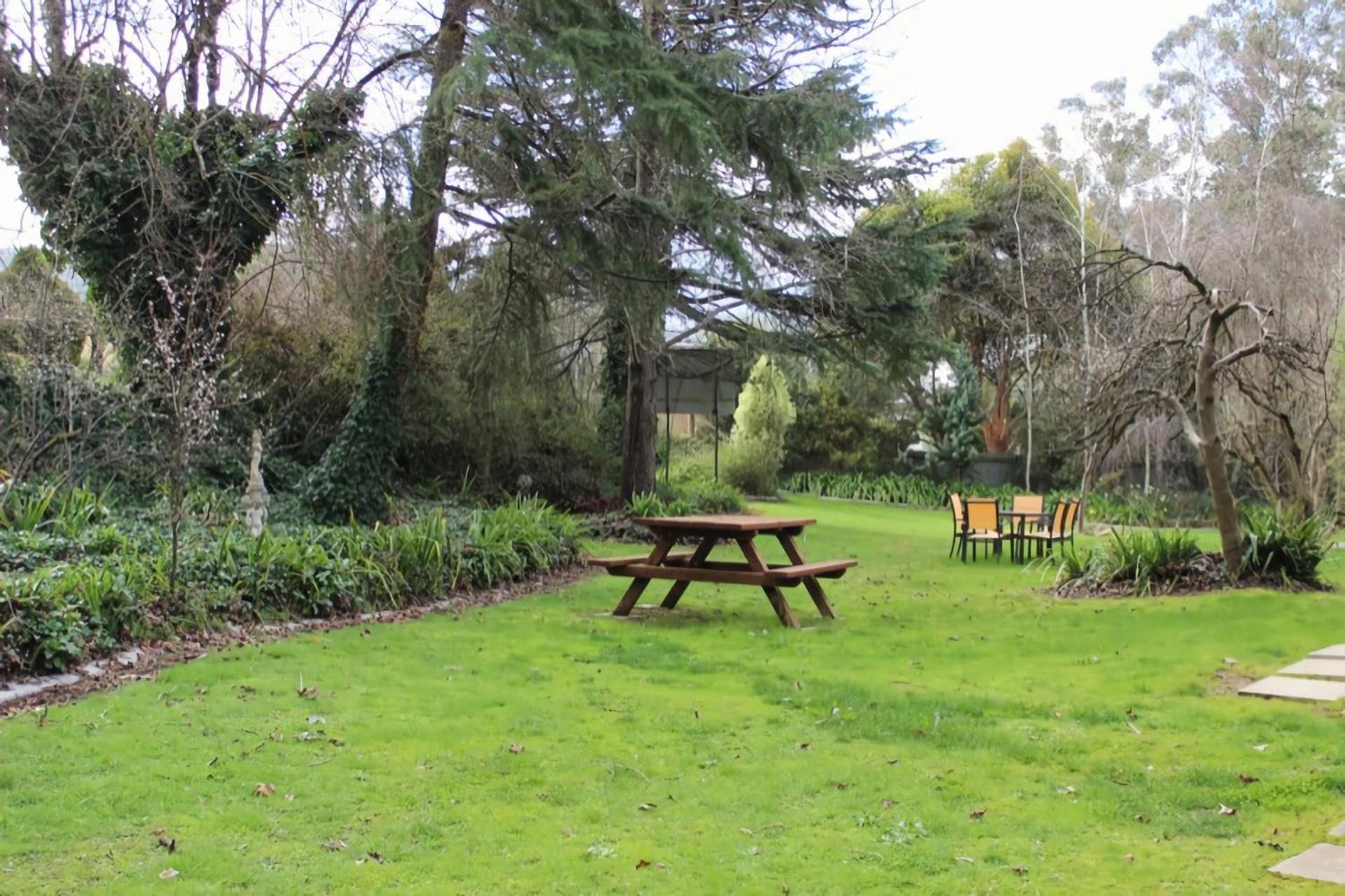 Cedar Units - 1 Holiday home *