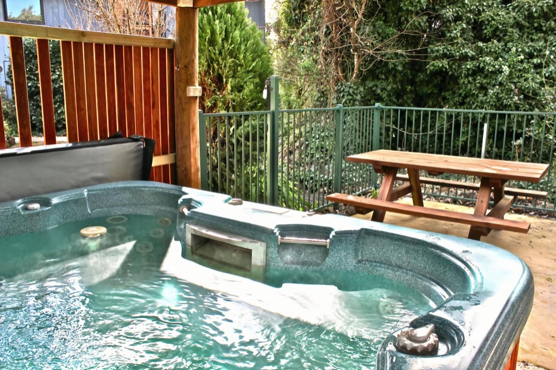 Cedar Units - 1 Holiday home