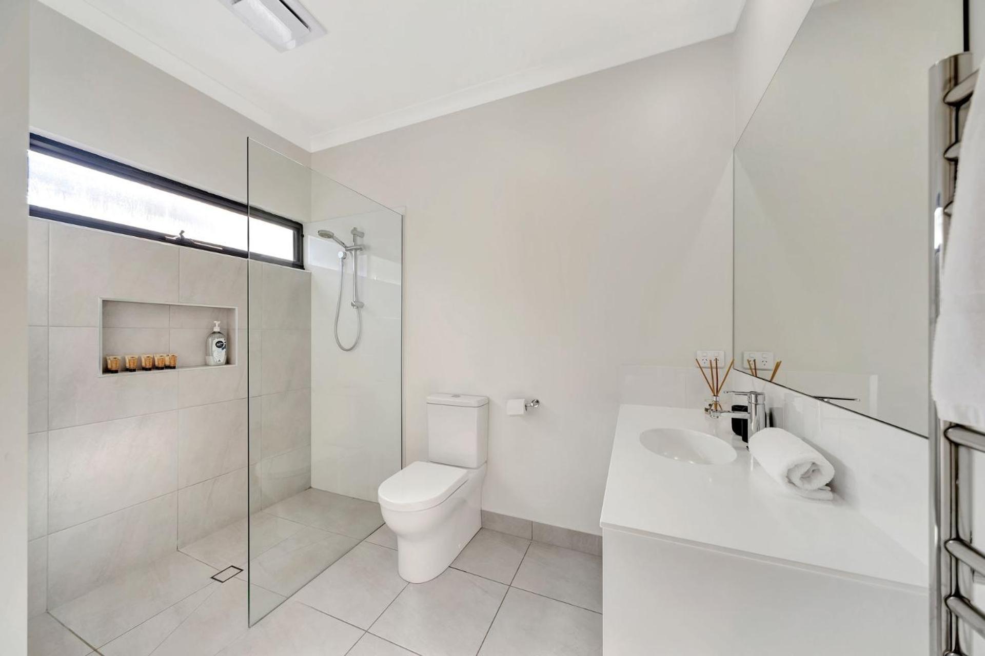 Mountain Mist Retreat - 5 Bedrooms Holiday home