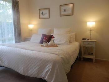 The Birch House - Silver Birches 3*