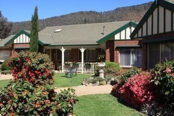 The Birch House - Silver Birches 3*